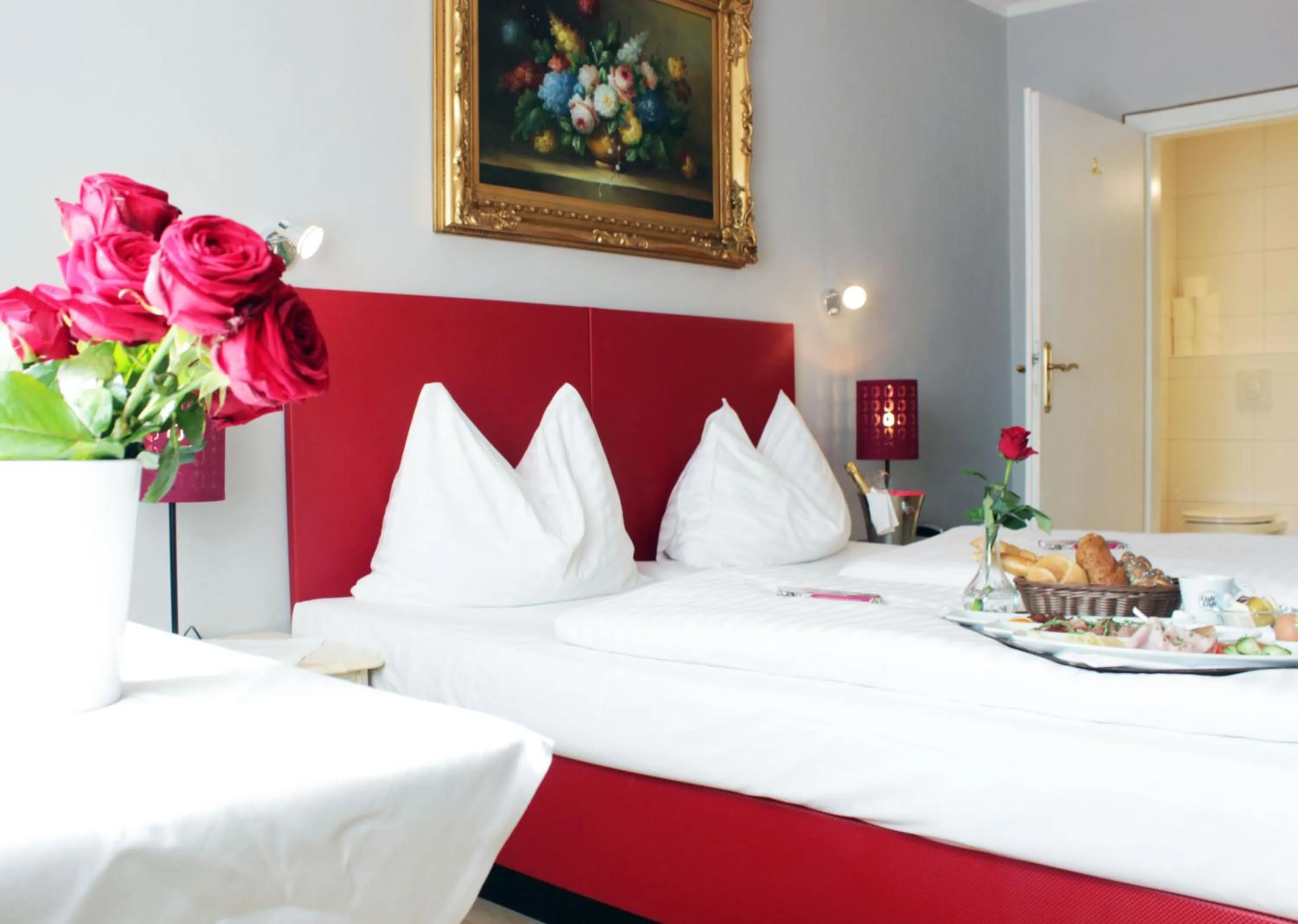 Bed in Stadthotel Restaurant Auerhahn