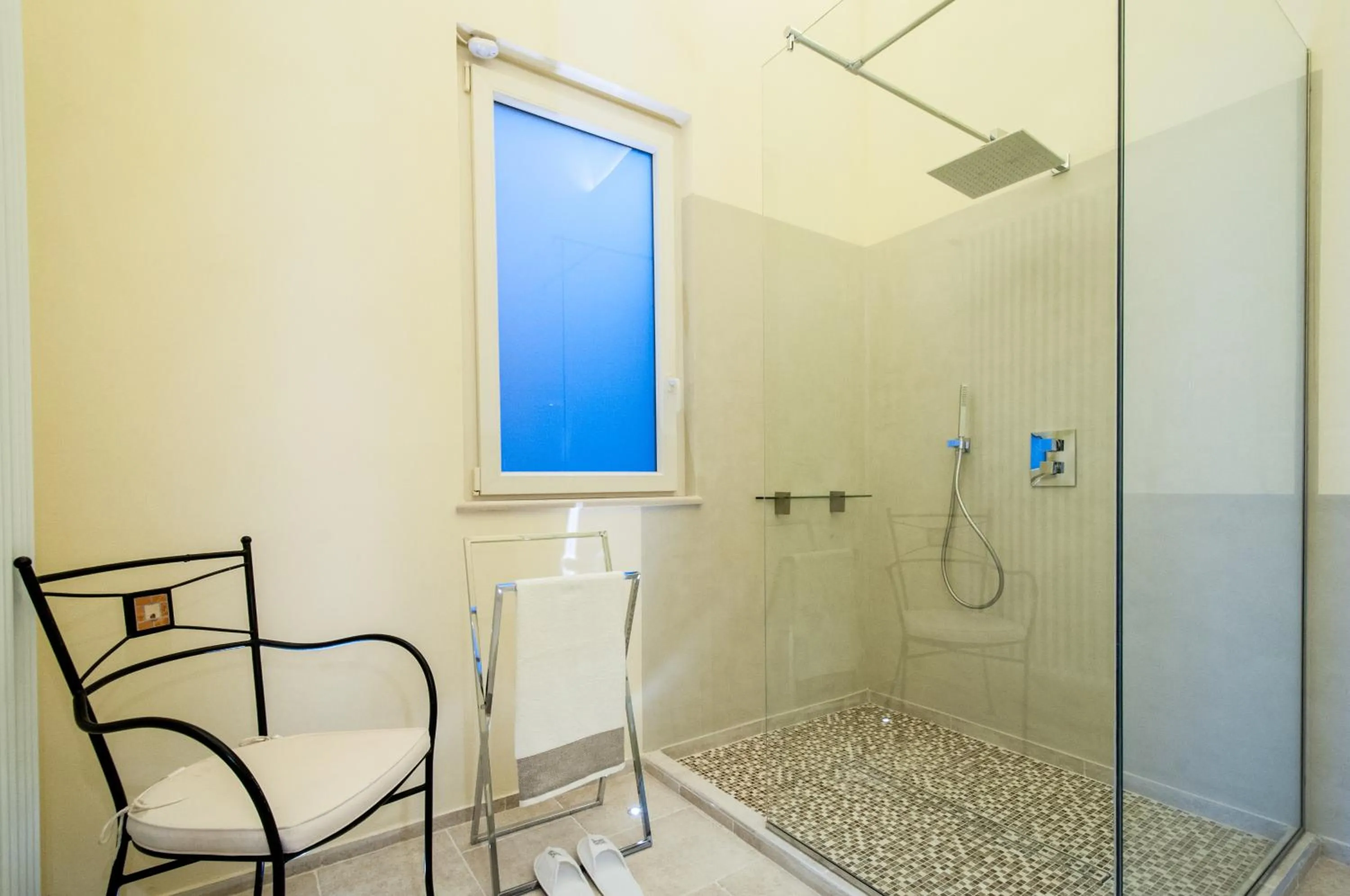 Shower in Turenum Apartment B&B
