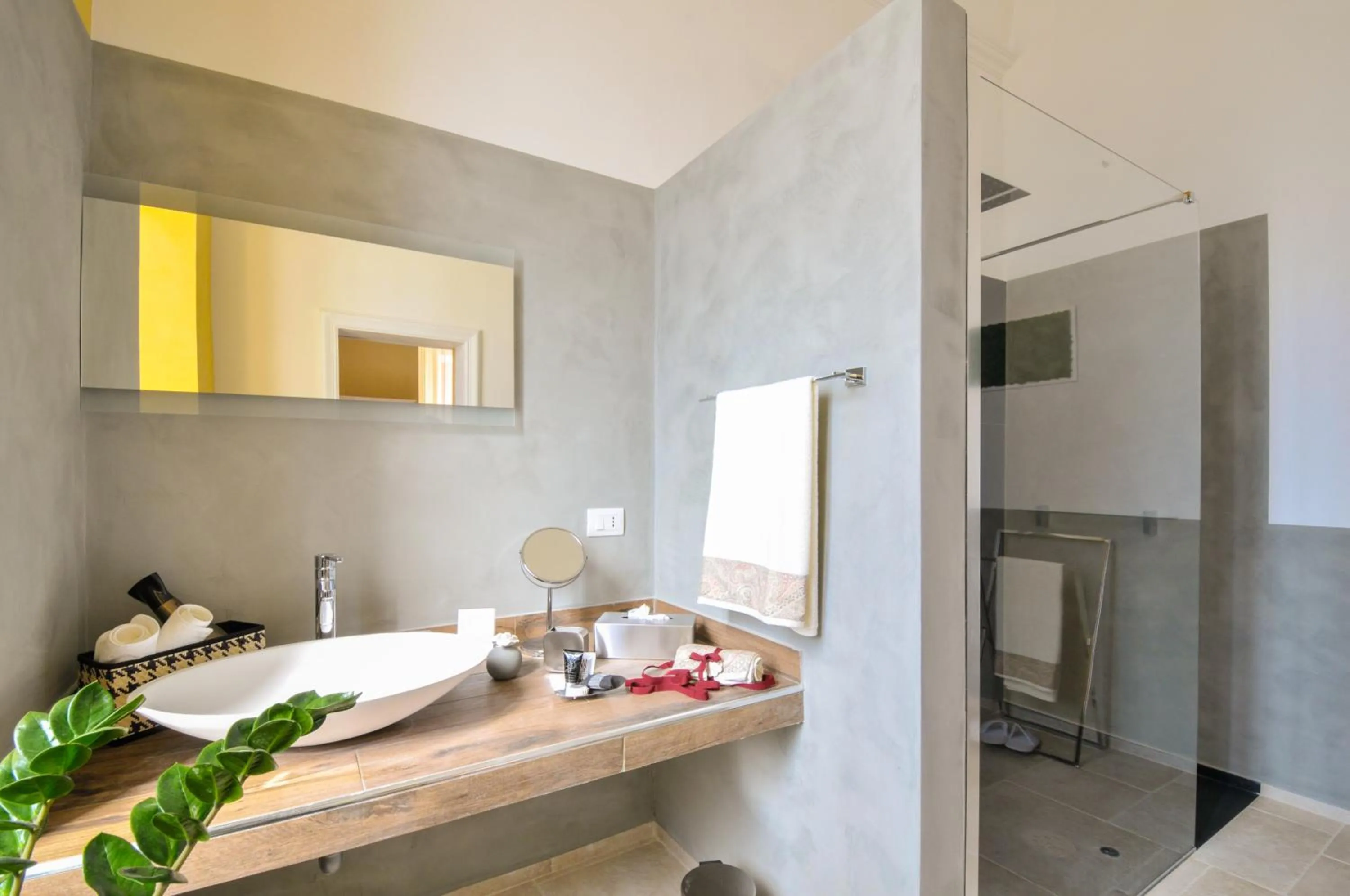 Shower in Turenum Apartment B&B