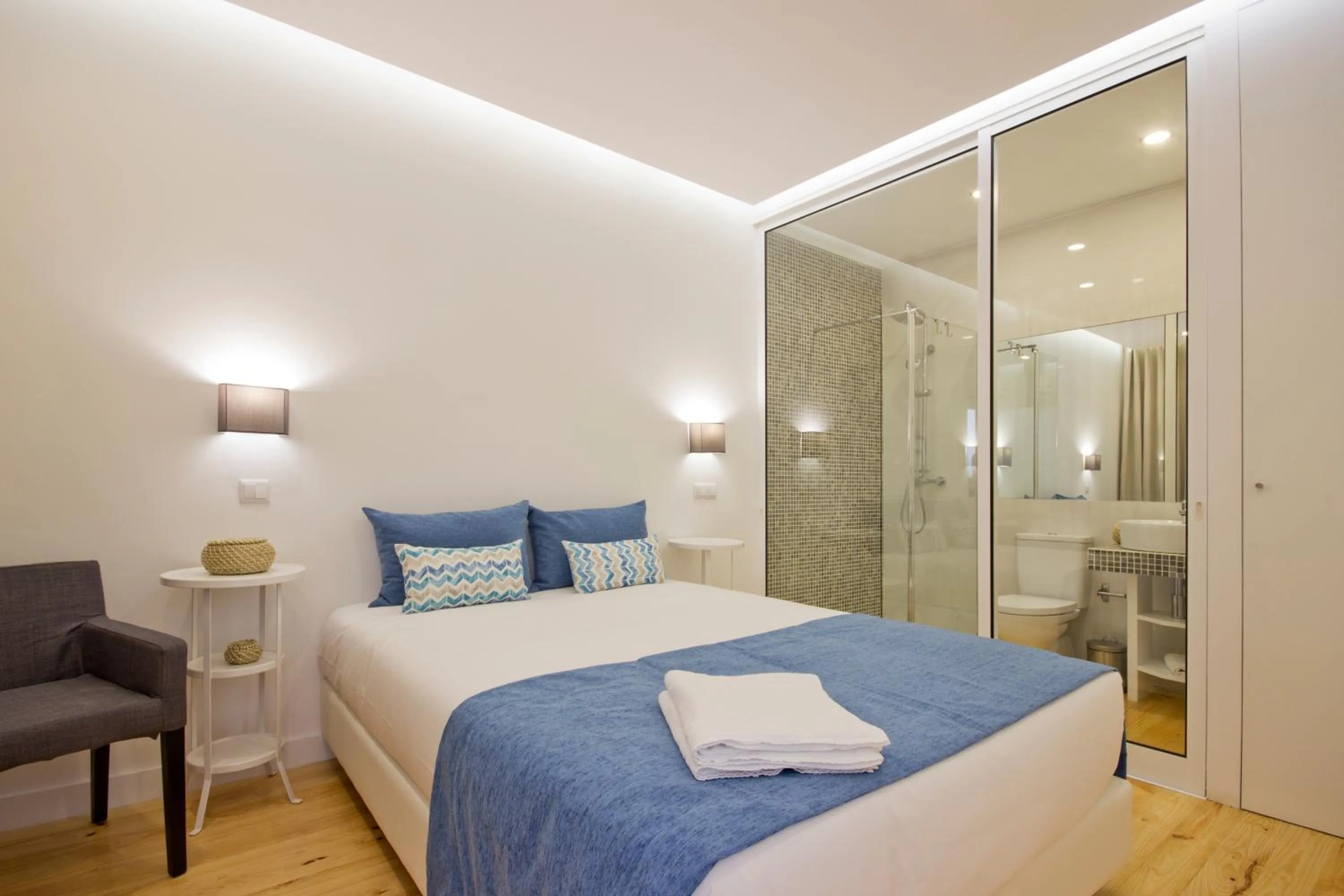 Bedroom, Bed in MyStay Porto Bolhão