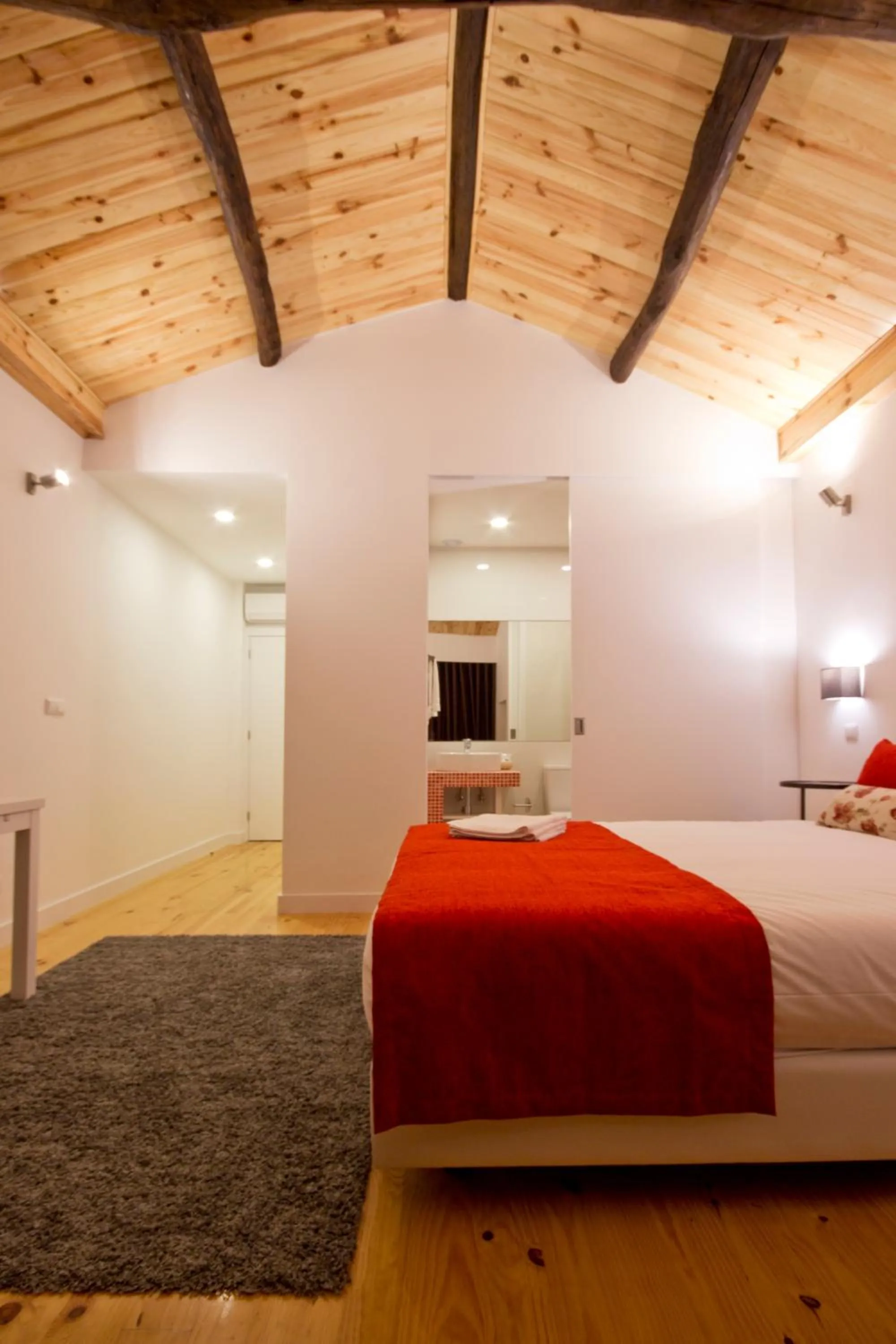 Bedroom, Bed in MyStay Porto Bolhão