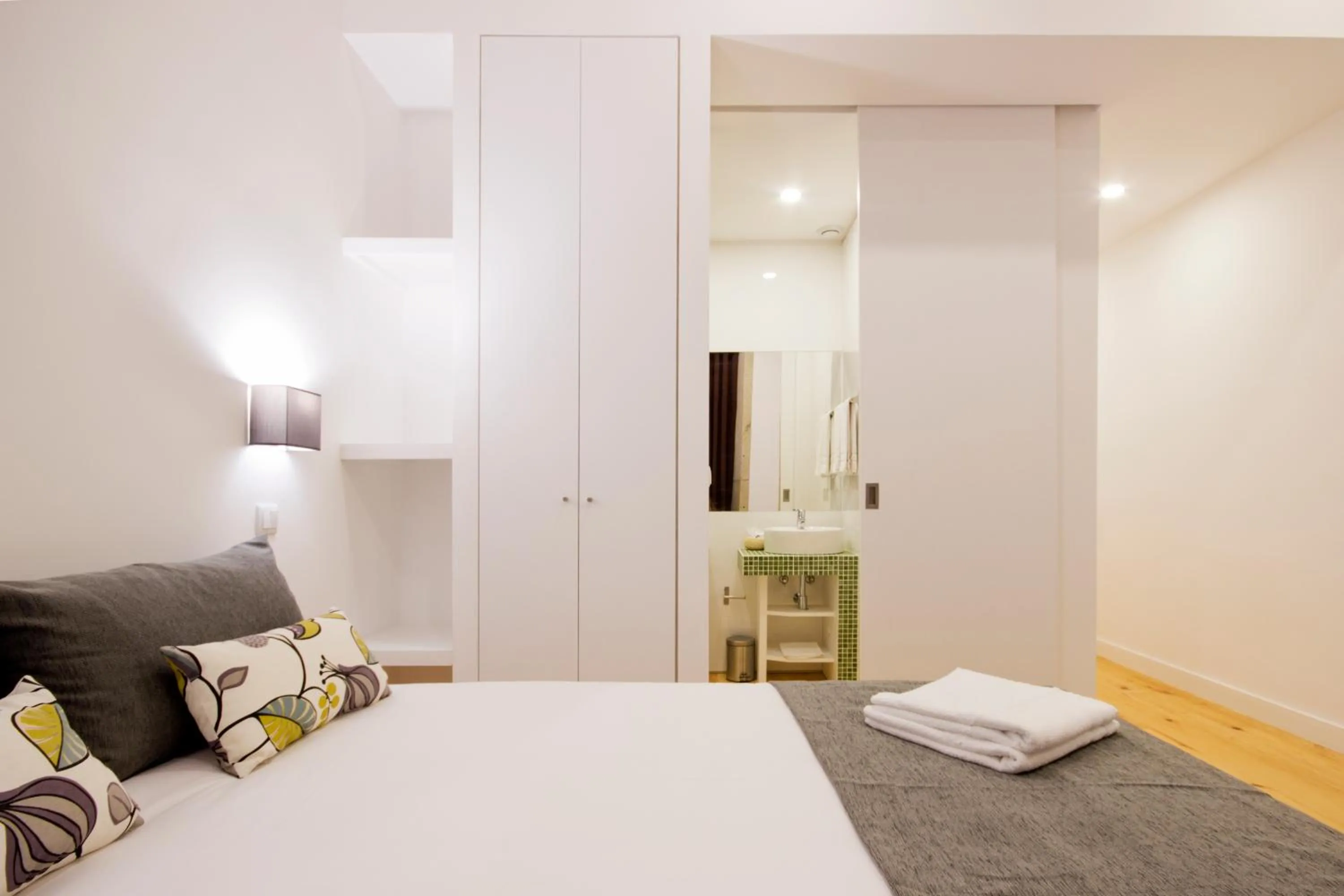 Bedroom, Bed in MyStay Porto Bolhão