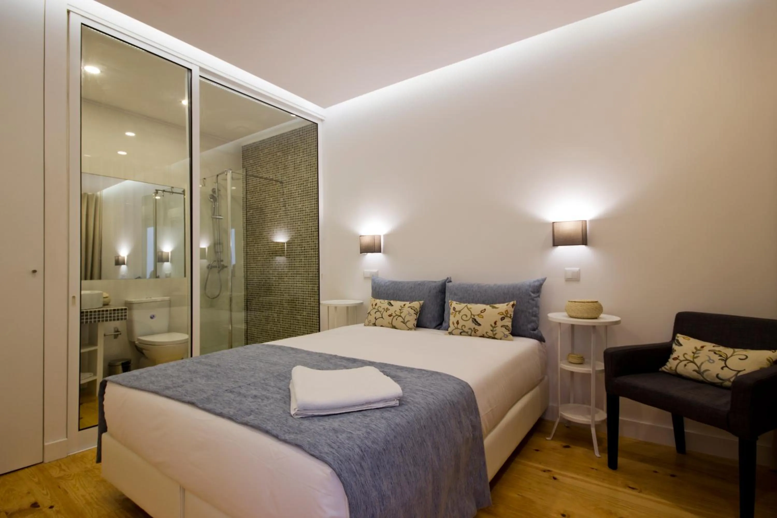 Bedroom, Bed in MyStay Porto Bolhão