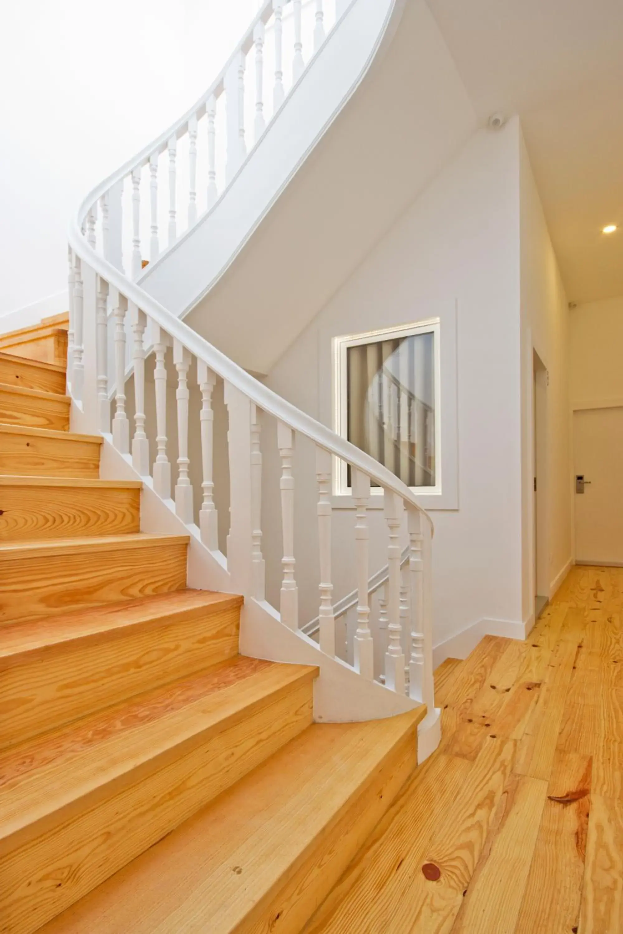 Interior twin room in MyStay Porto Bolhão Interior twin room in MyStay Porto Bolhão