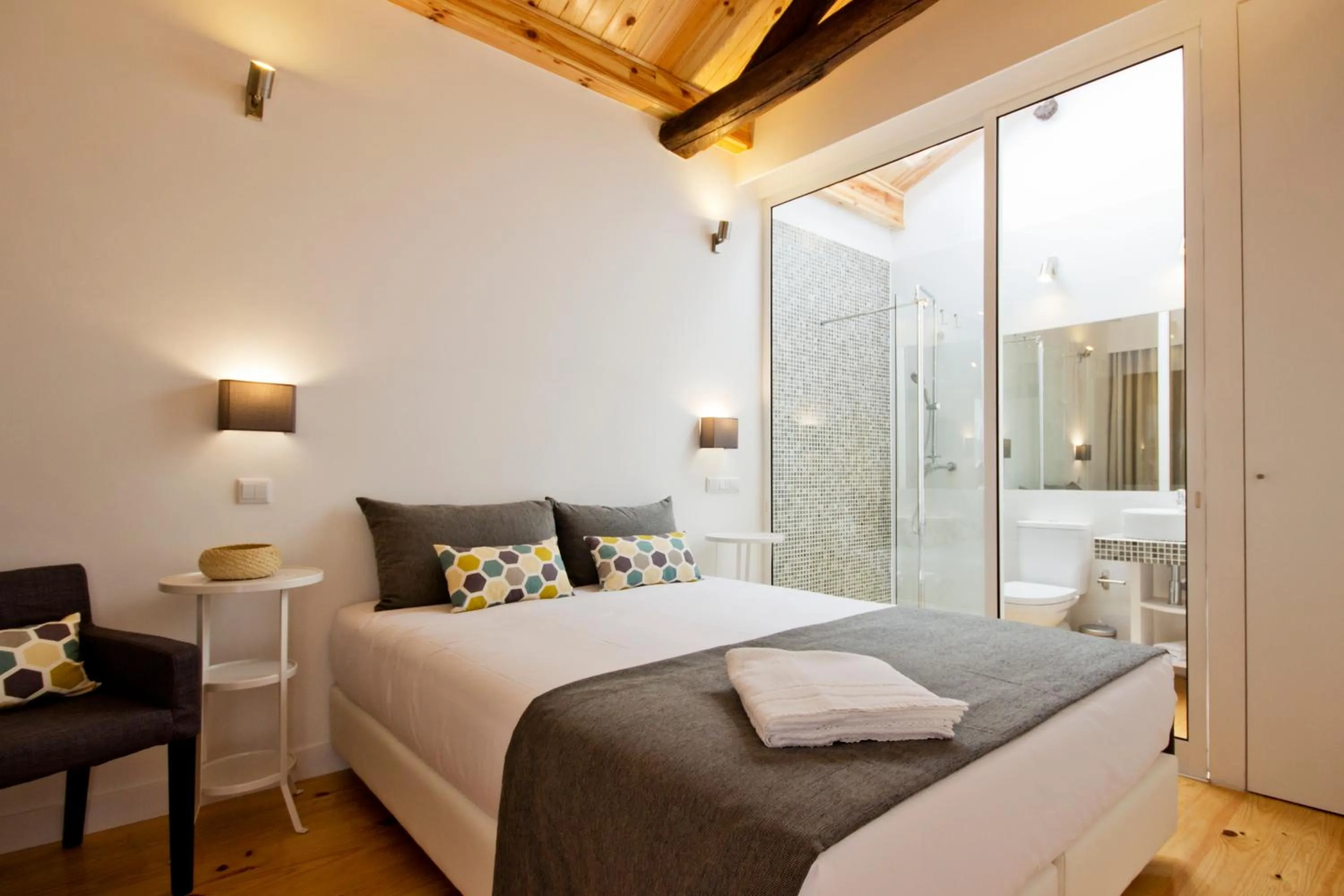 Bedroom, Bed in MyStay Porto Bolhão