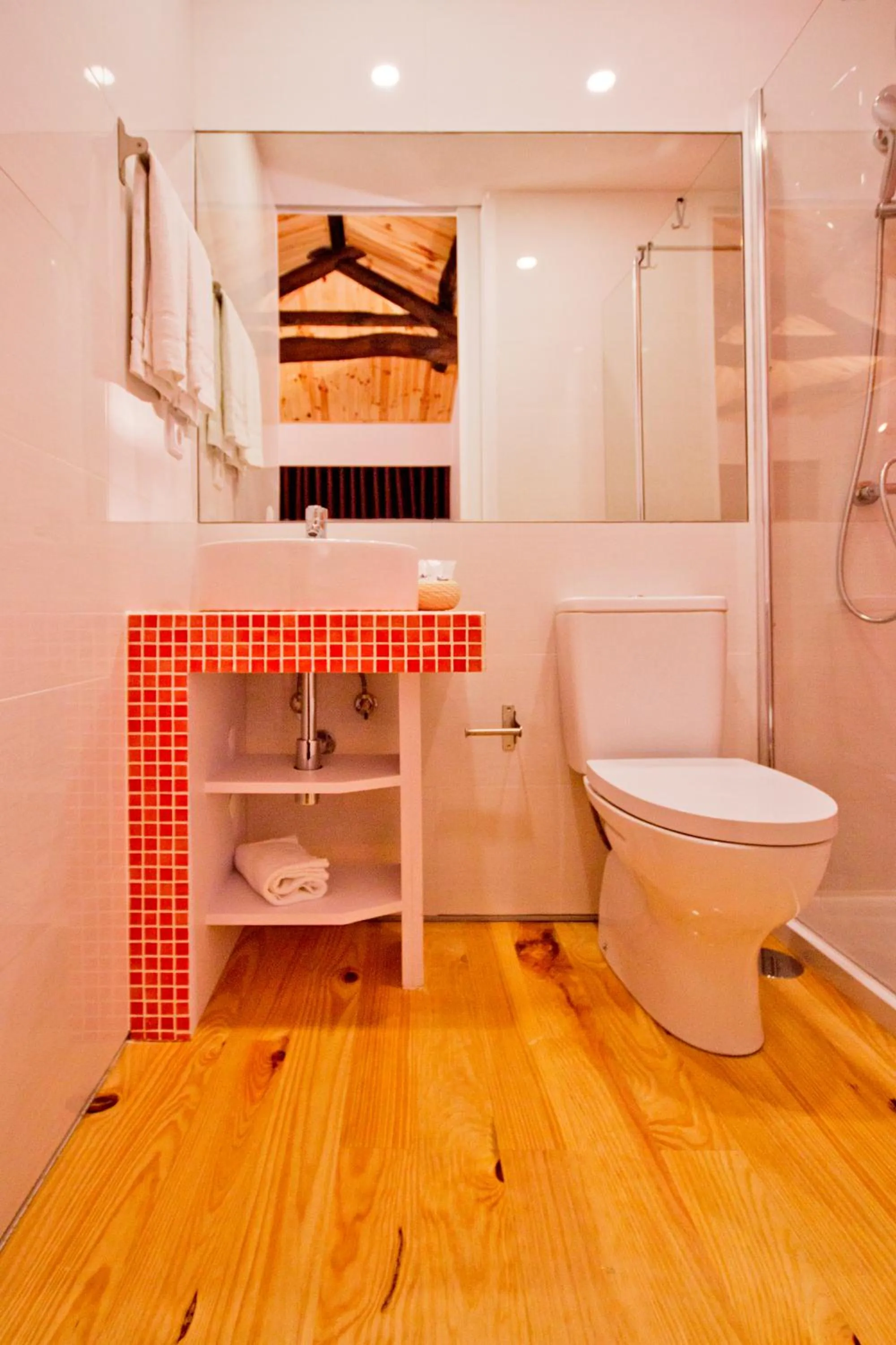 Bathroom in MyStay Porto Bolhão