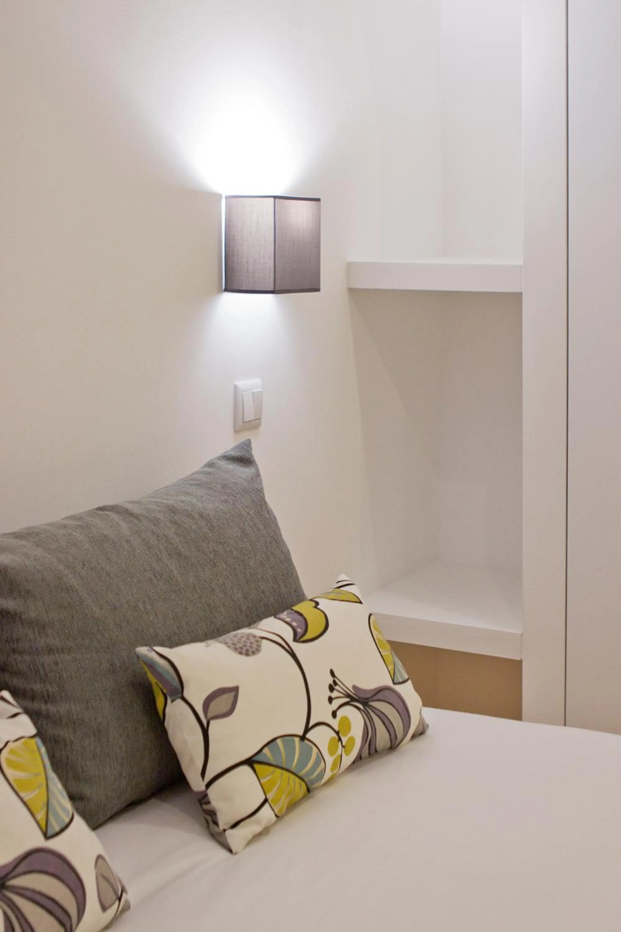 Decorative detail, Bed in MyStay Porto Bolhão