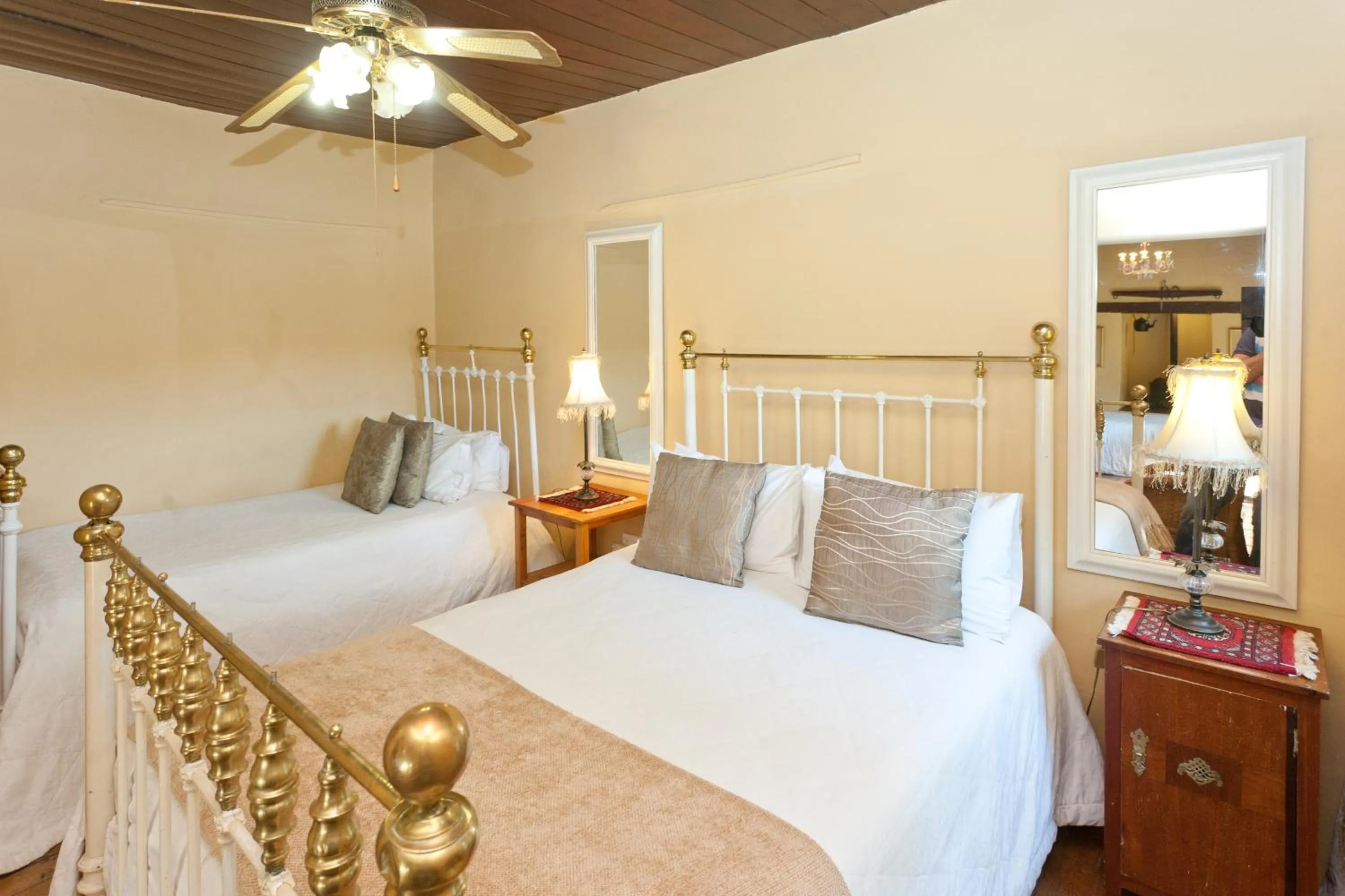 Bed in Oue Werf Country House