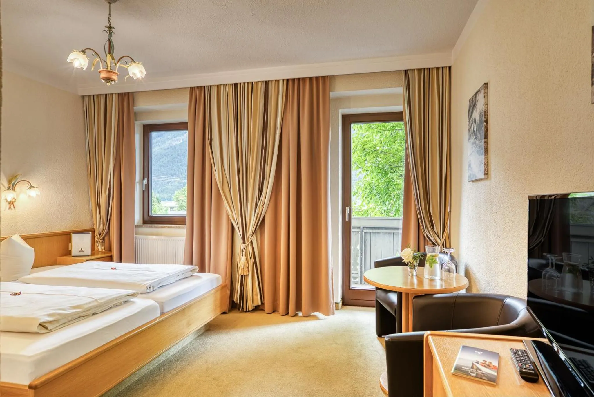 Bedroom, Bed in Hotel zum Lamm