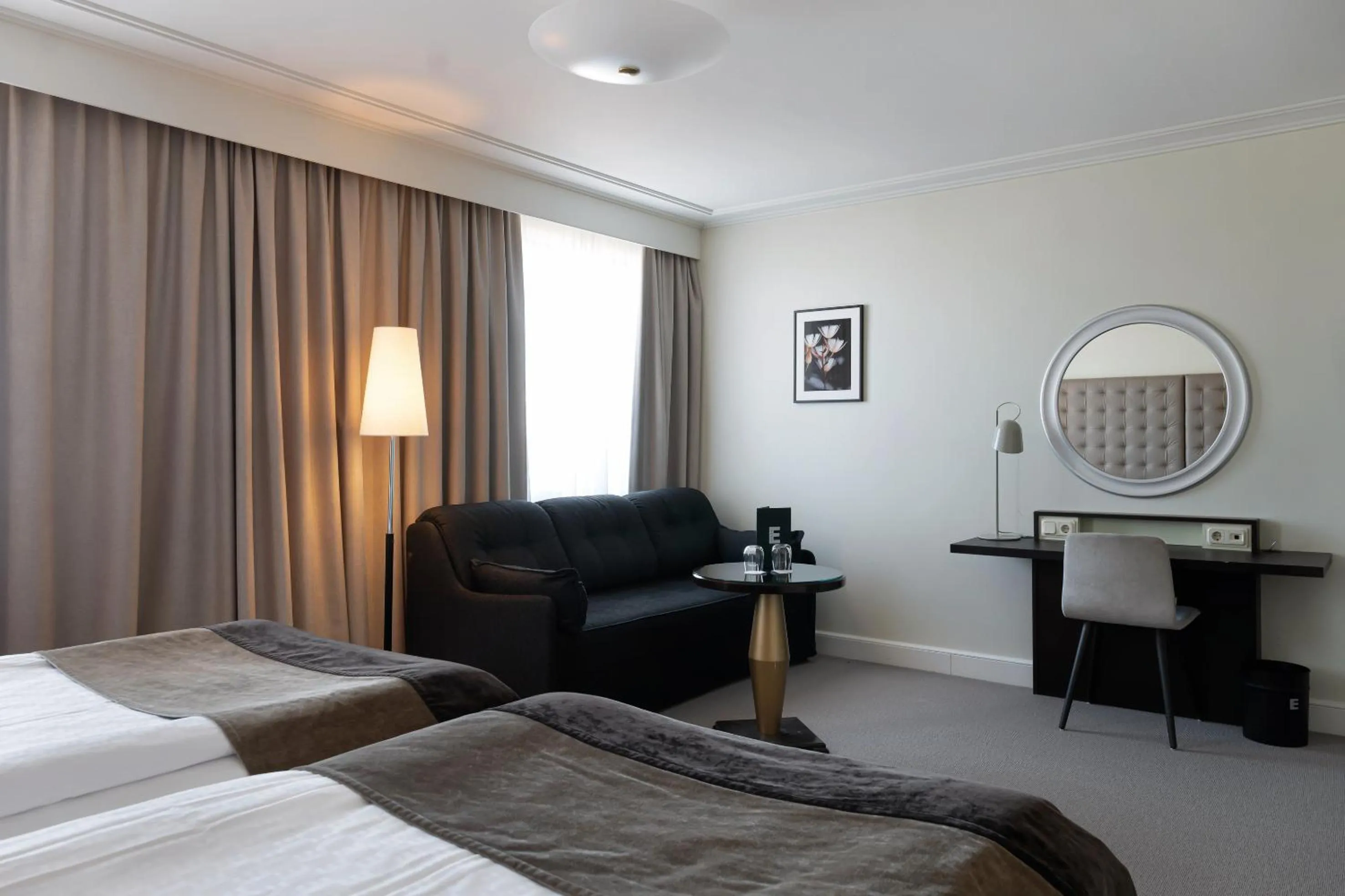 Property building, Bed in Elite Stadshotellet Luleå