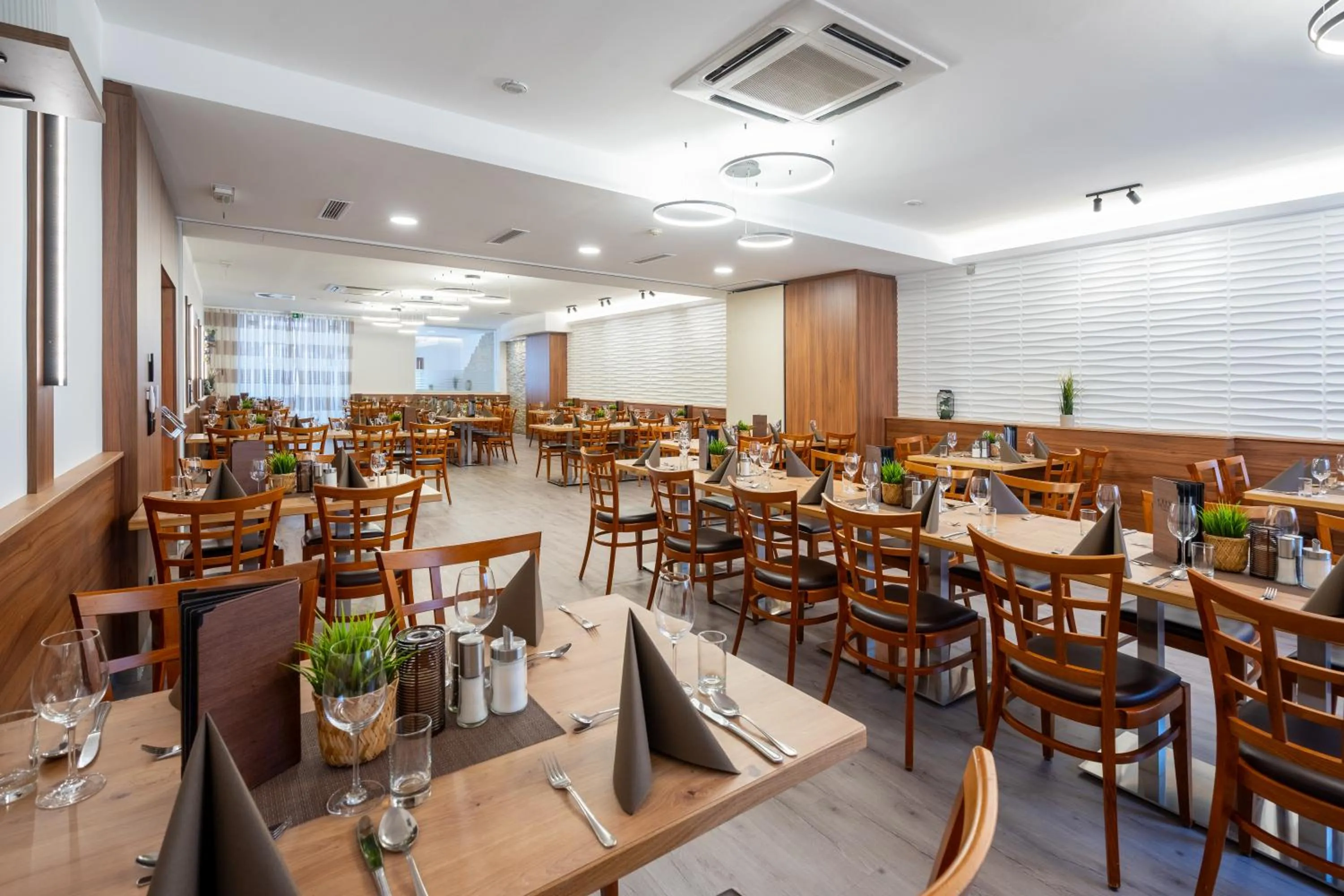 Restaurant/places to eat in City Hotel Stockerau