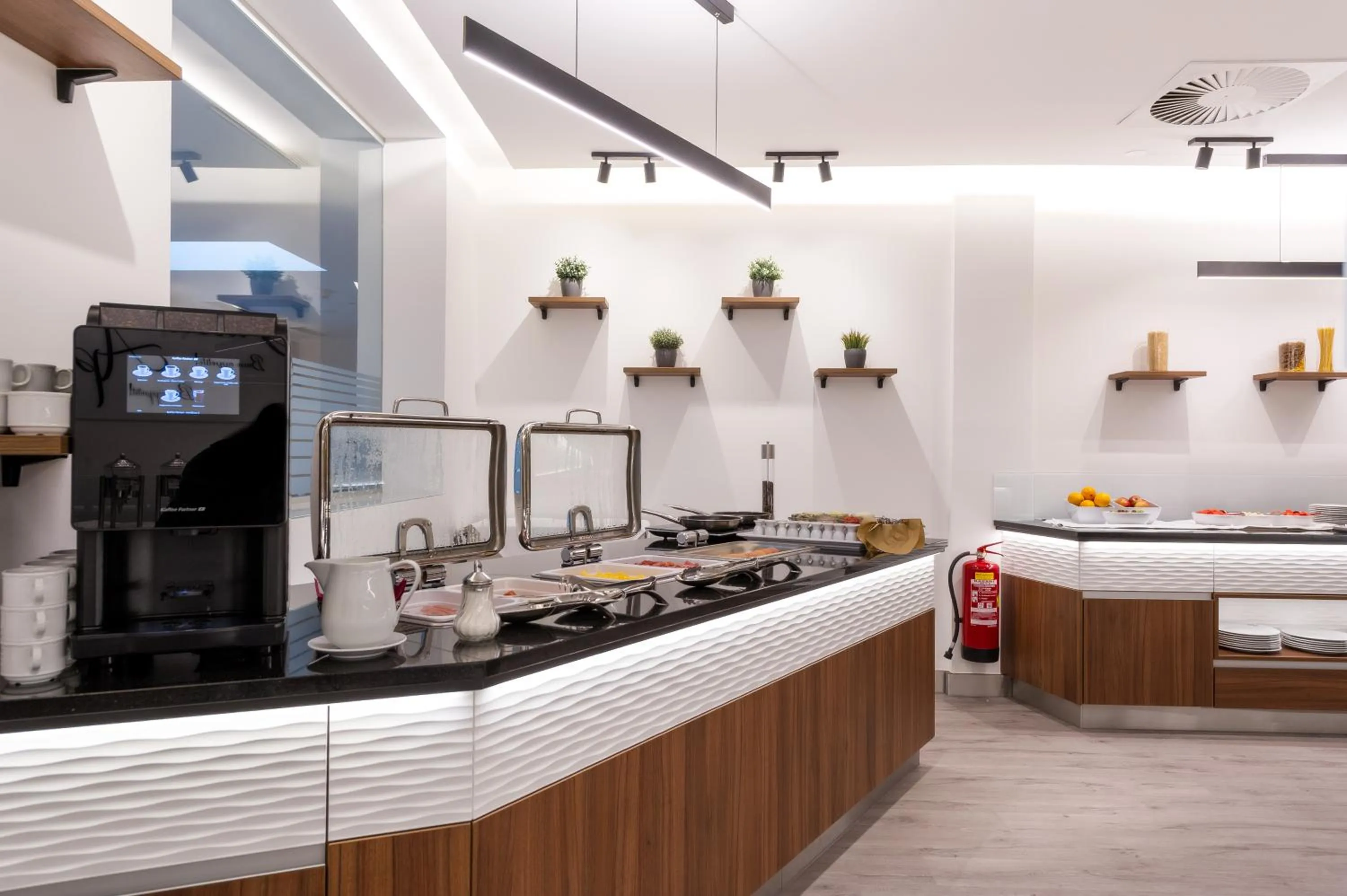 Restaurant/places to eat, Bed in City Hotel Stockerau