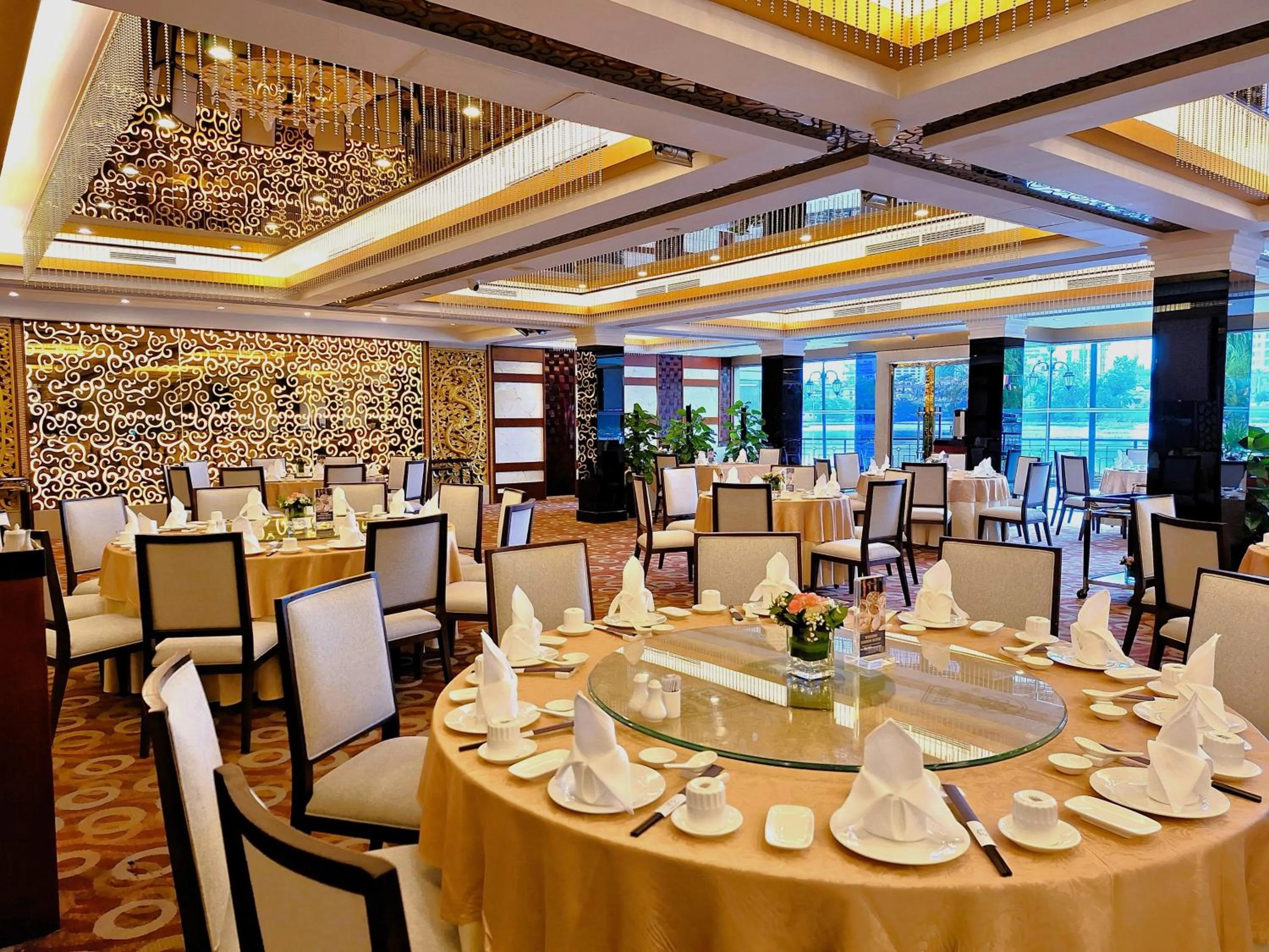 Restaurant/places to eat in Hanoi Hotel