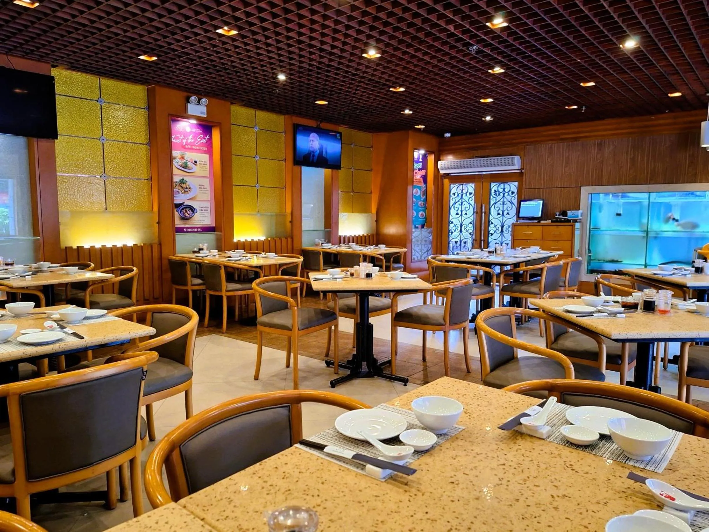 Restaurant/places to eat in Hanoi Hotel