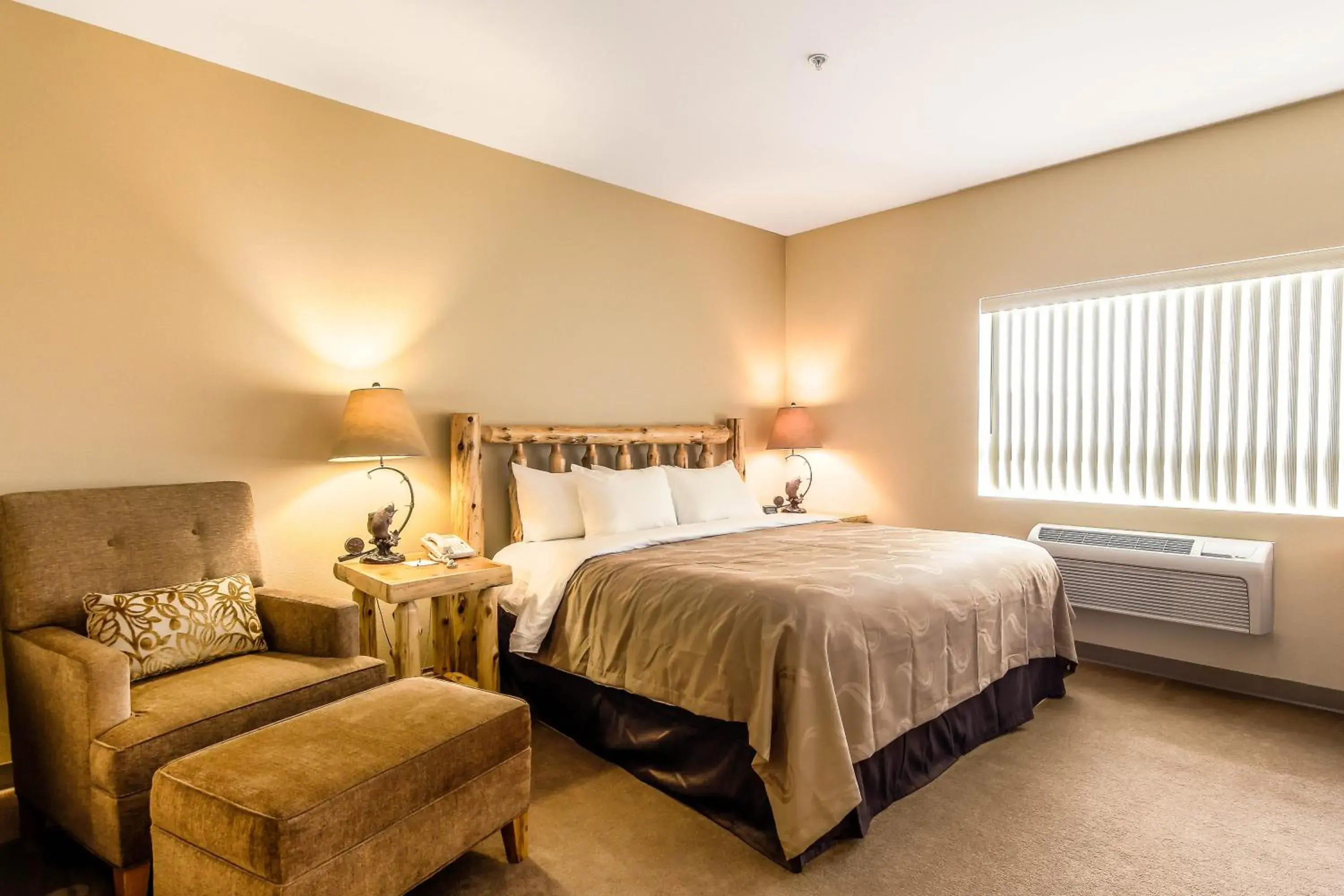 Bedroom, Bed in Quality Inn Selah North Park Bedroom, Bed in Quality Inn Selah North Park