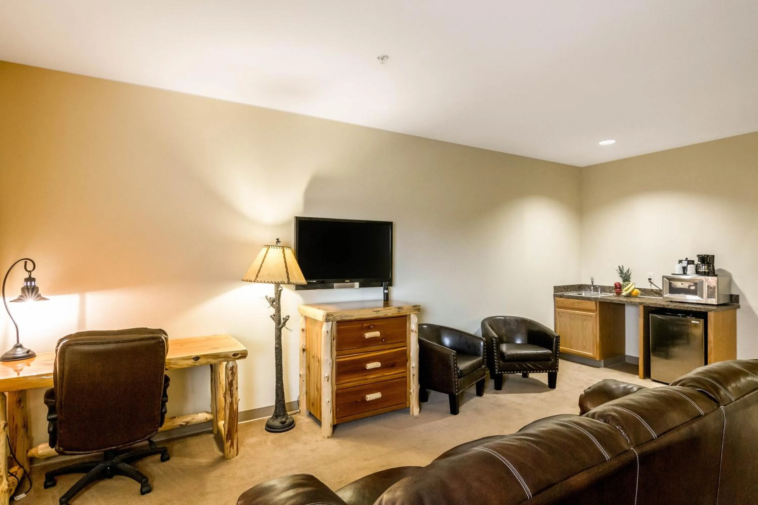 TV and multimedia in Quality Inn Selah North Park