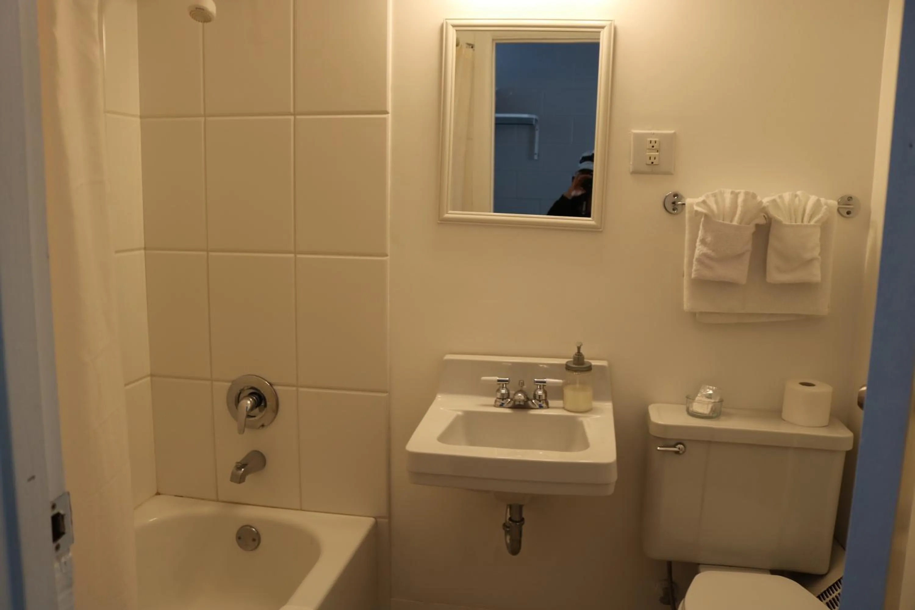 Shower in Manitou Motor Inn