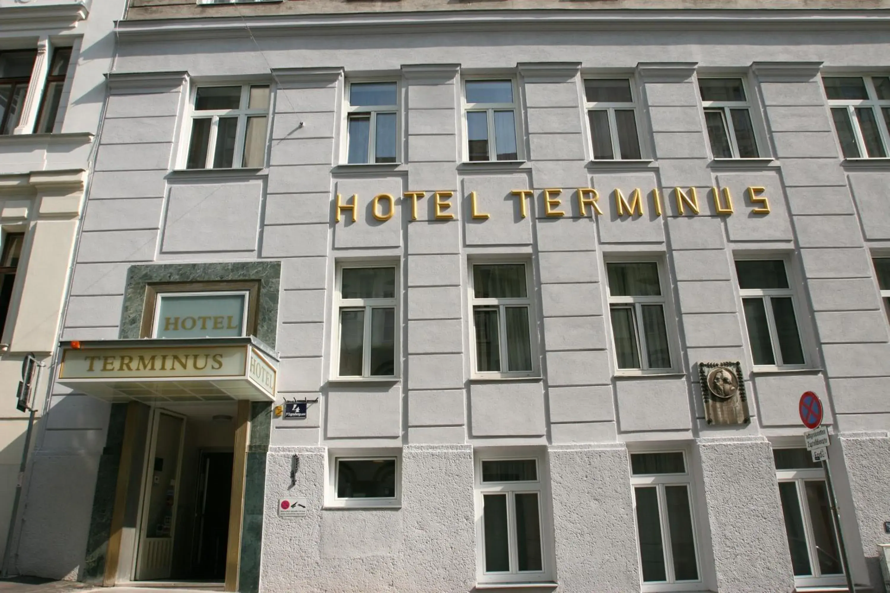 Property building in Hotel Terminus Property building in Hotel Terminus