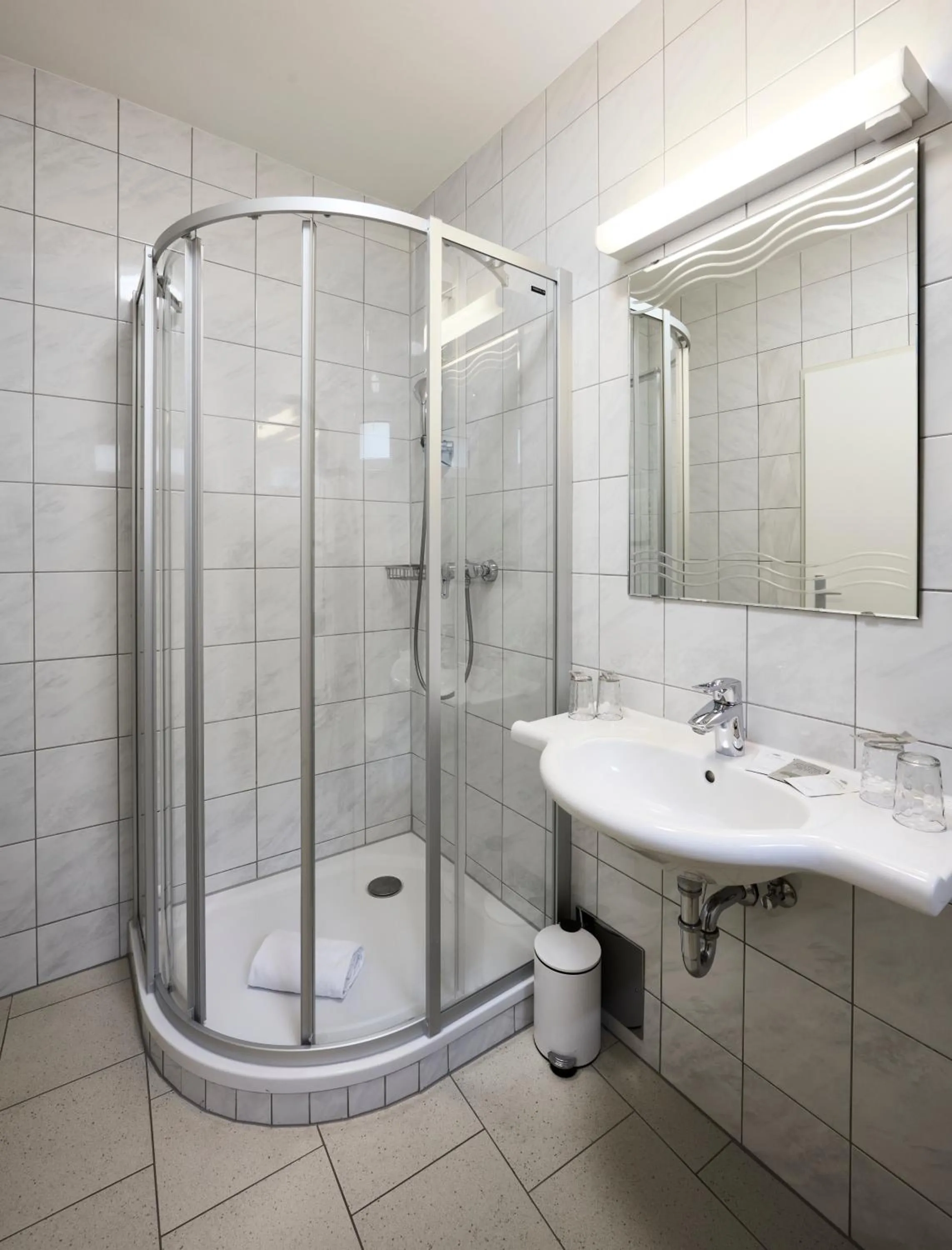 Shower in Hotel Terminus