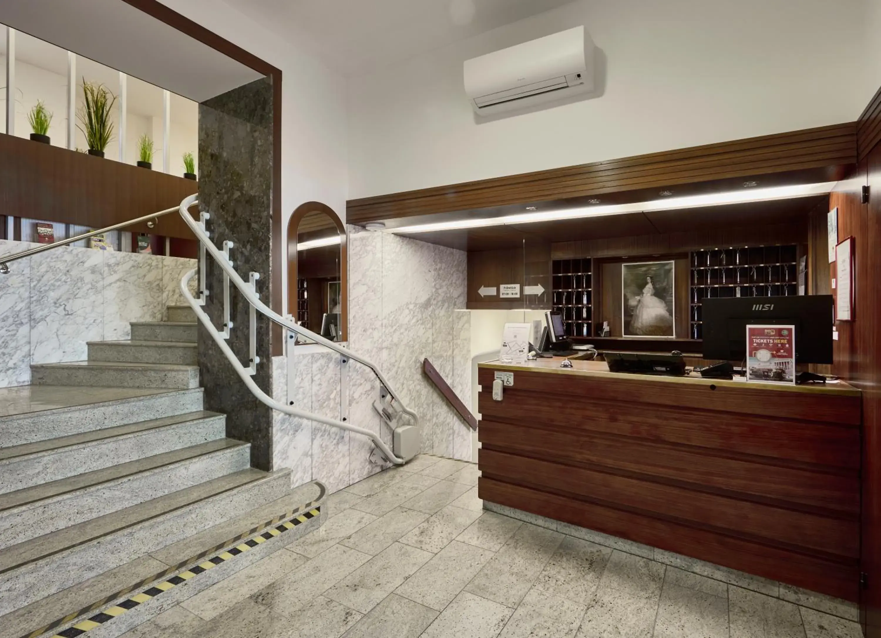 Lobby or reception in Hotel Terminus Lobby or reception in Hotel Terminus