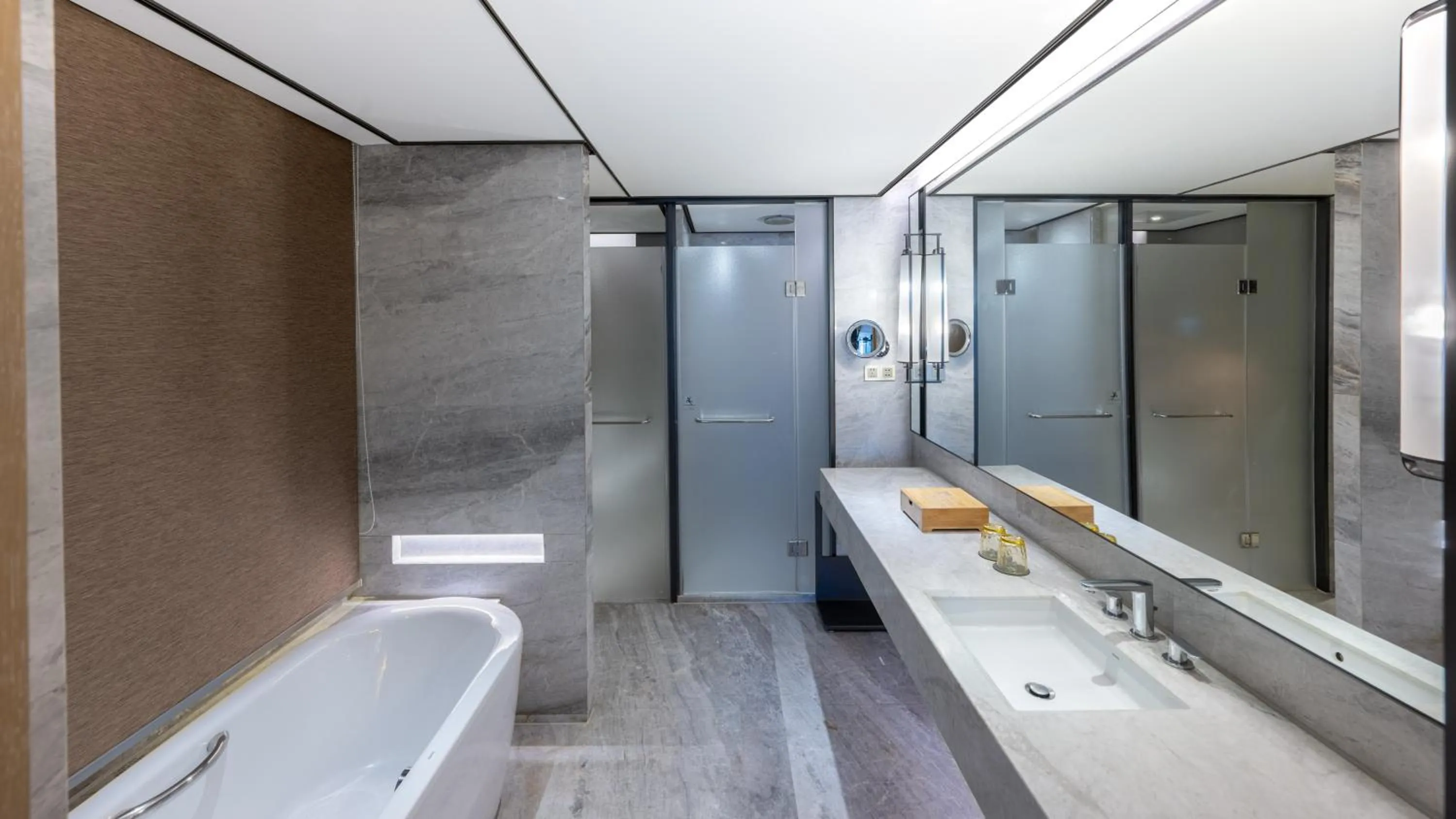 Toilet in Sheraton Grand Hangzhou Binjiang Hotel