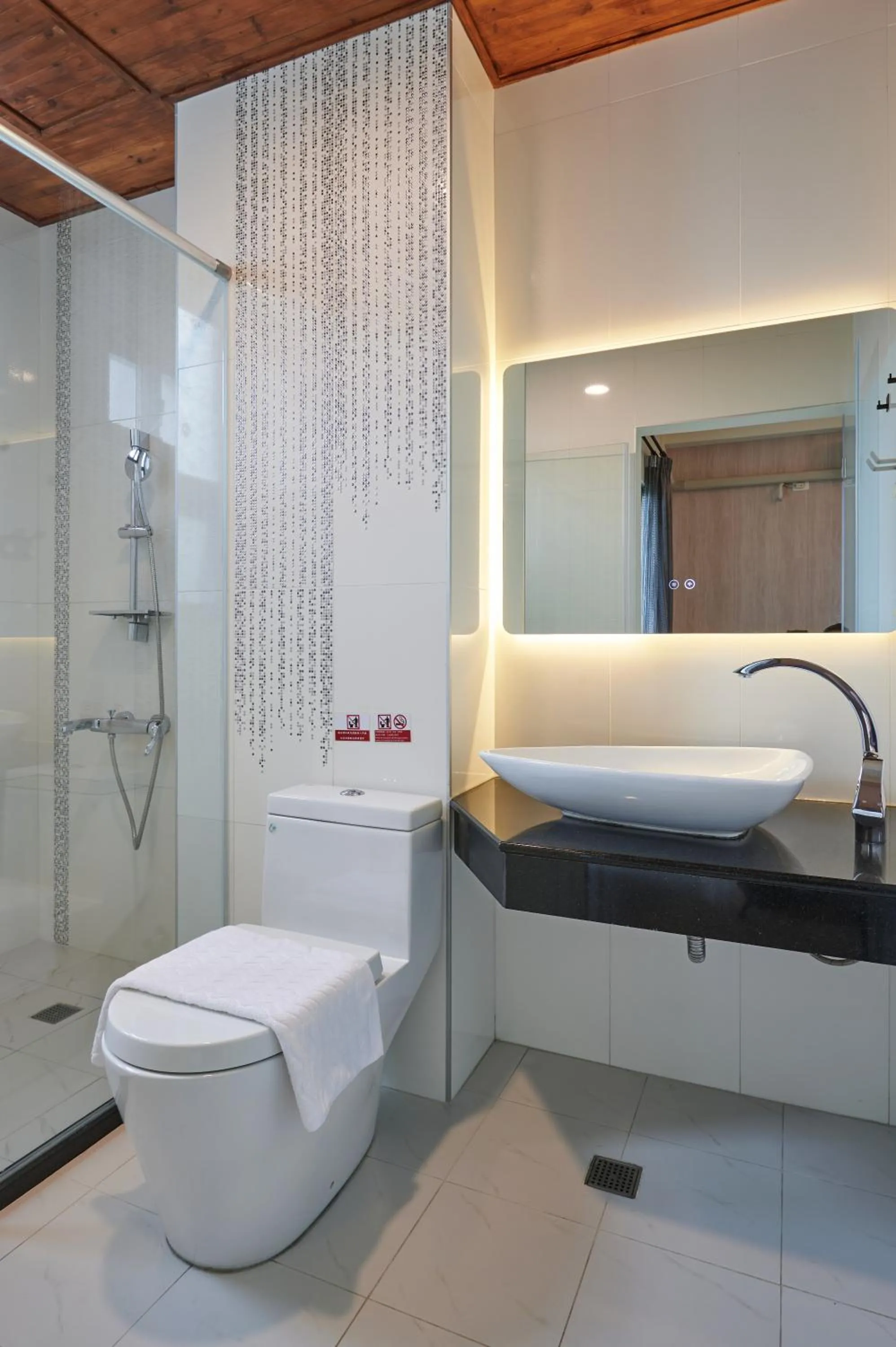 Toilet in Avenue B&B