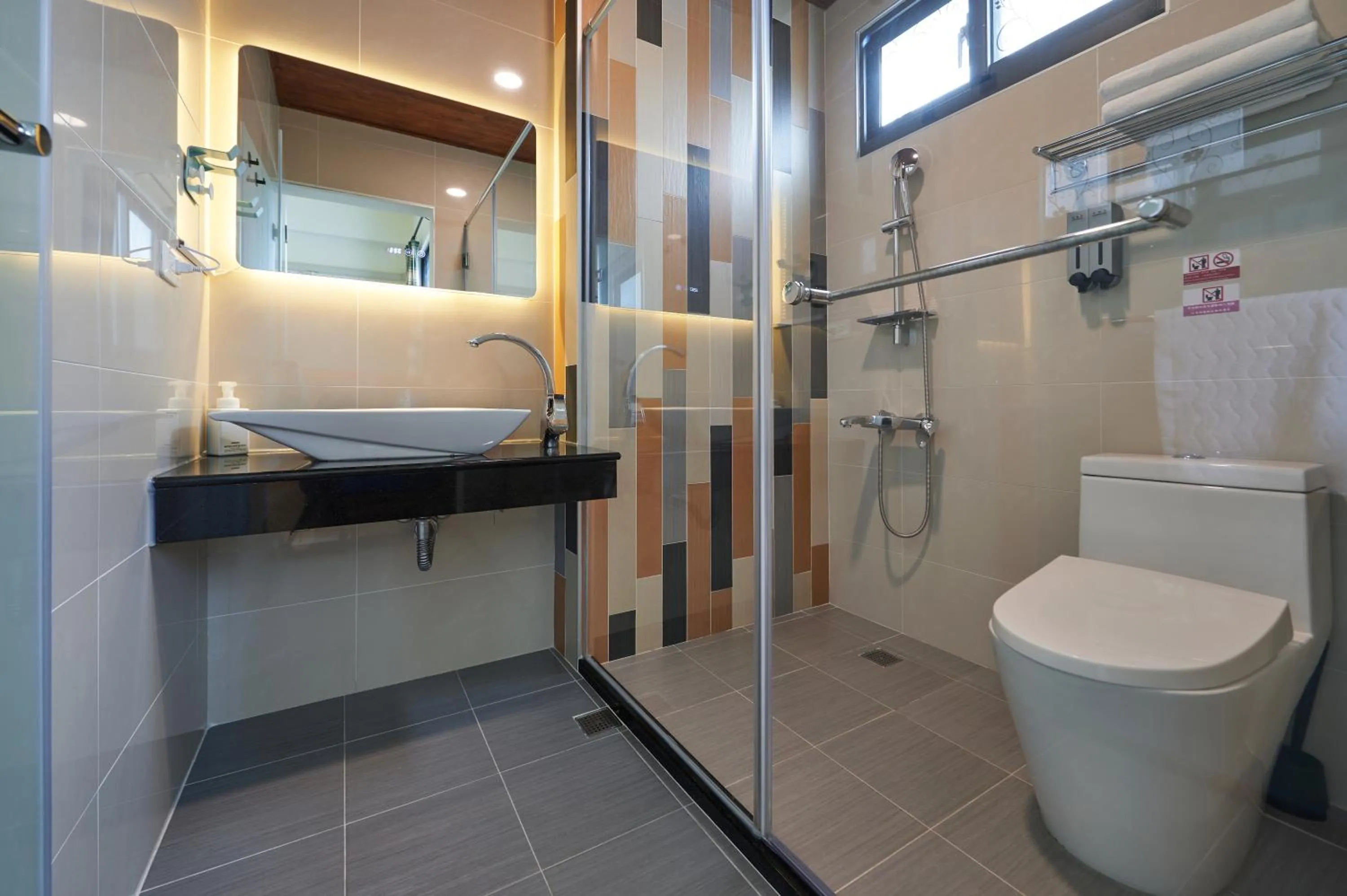 Toilet in Avenue B&B