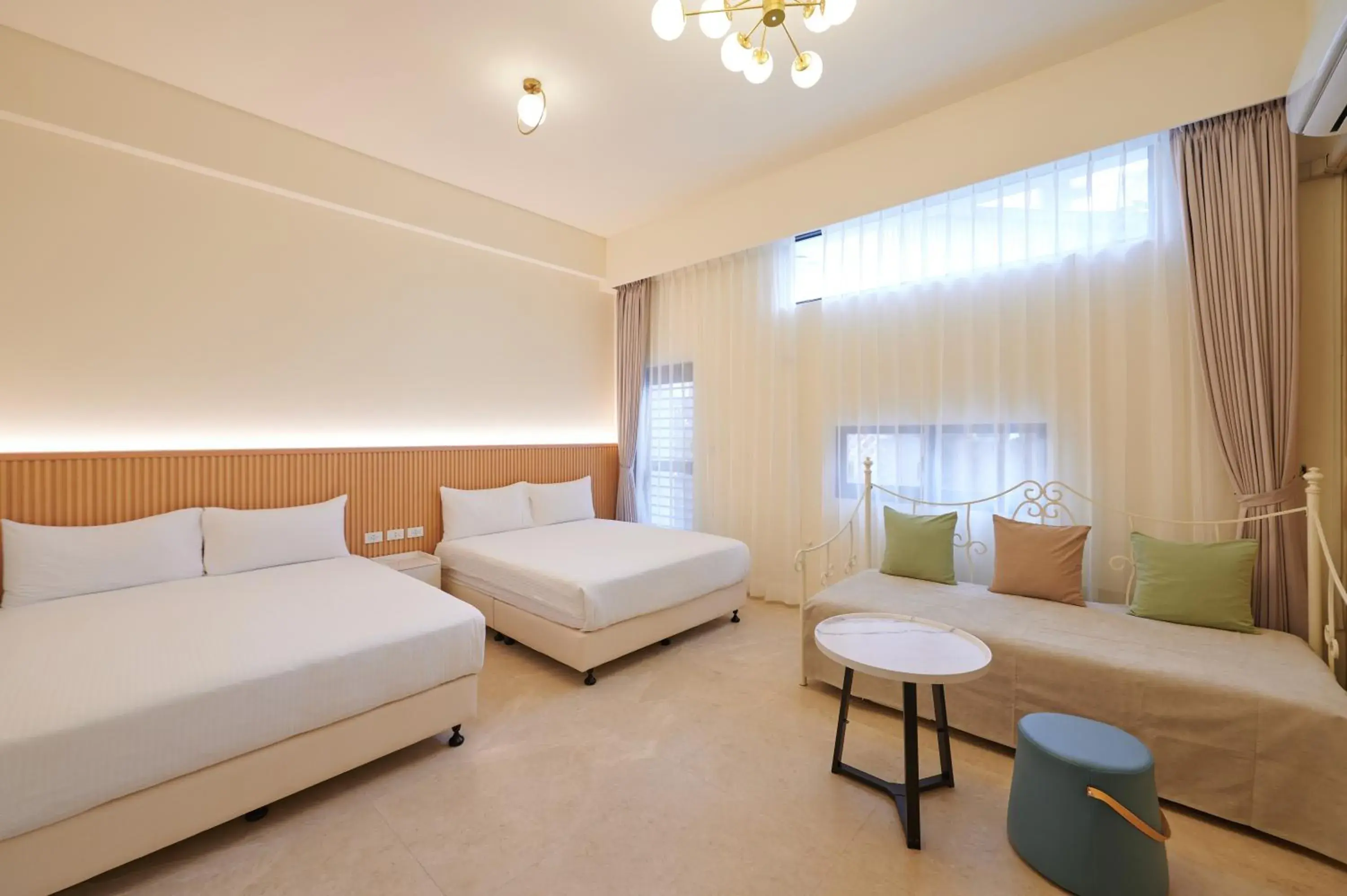 Quadruple Room with Terrace in Avenue B&B Quadruple Room with Terrace in Avenue B&B