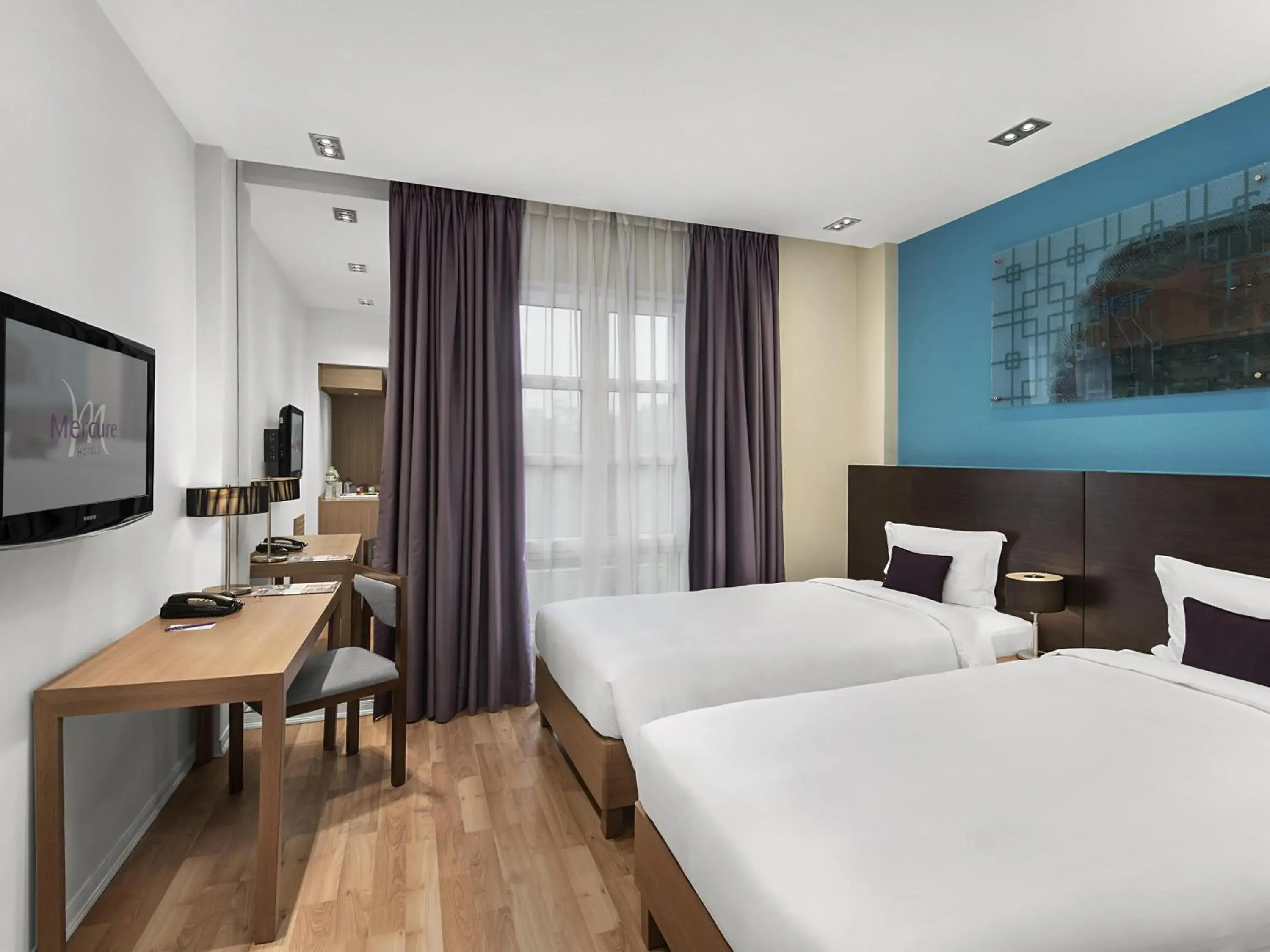 Classic Twin Room with City View in Mercure Hanoi La Gare Hotel Classic Twin Room with City View in Mercure Hanoi La Gare Hotel