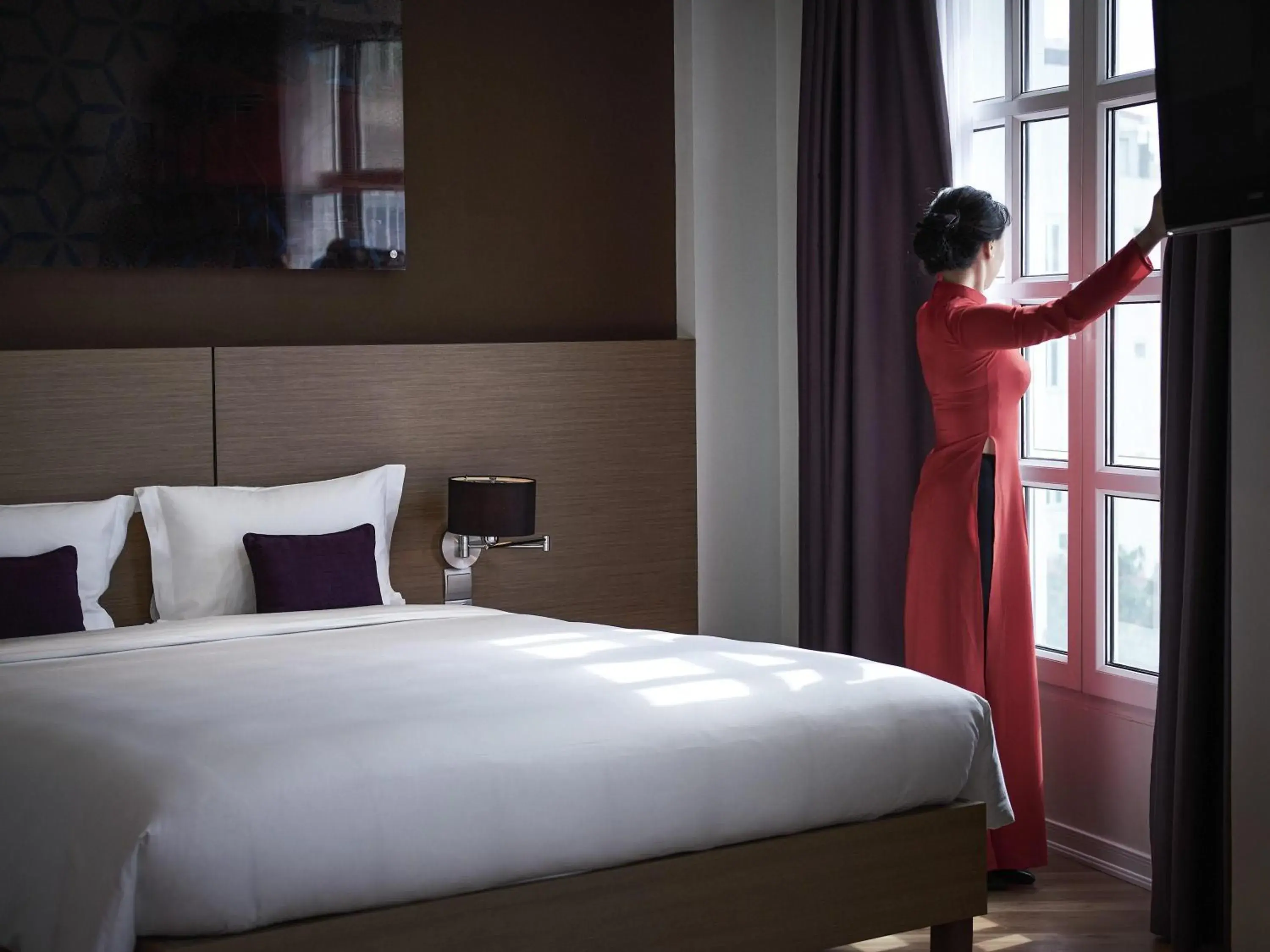 Bedroom, Bed in Mercure Hanoi La Gare Hotel Bedroom, Bed in Mercure Hanoi La Gare Hotel