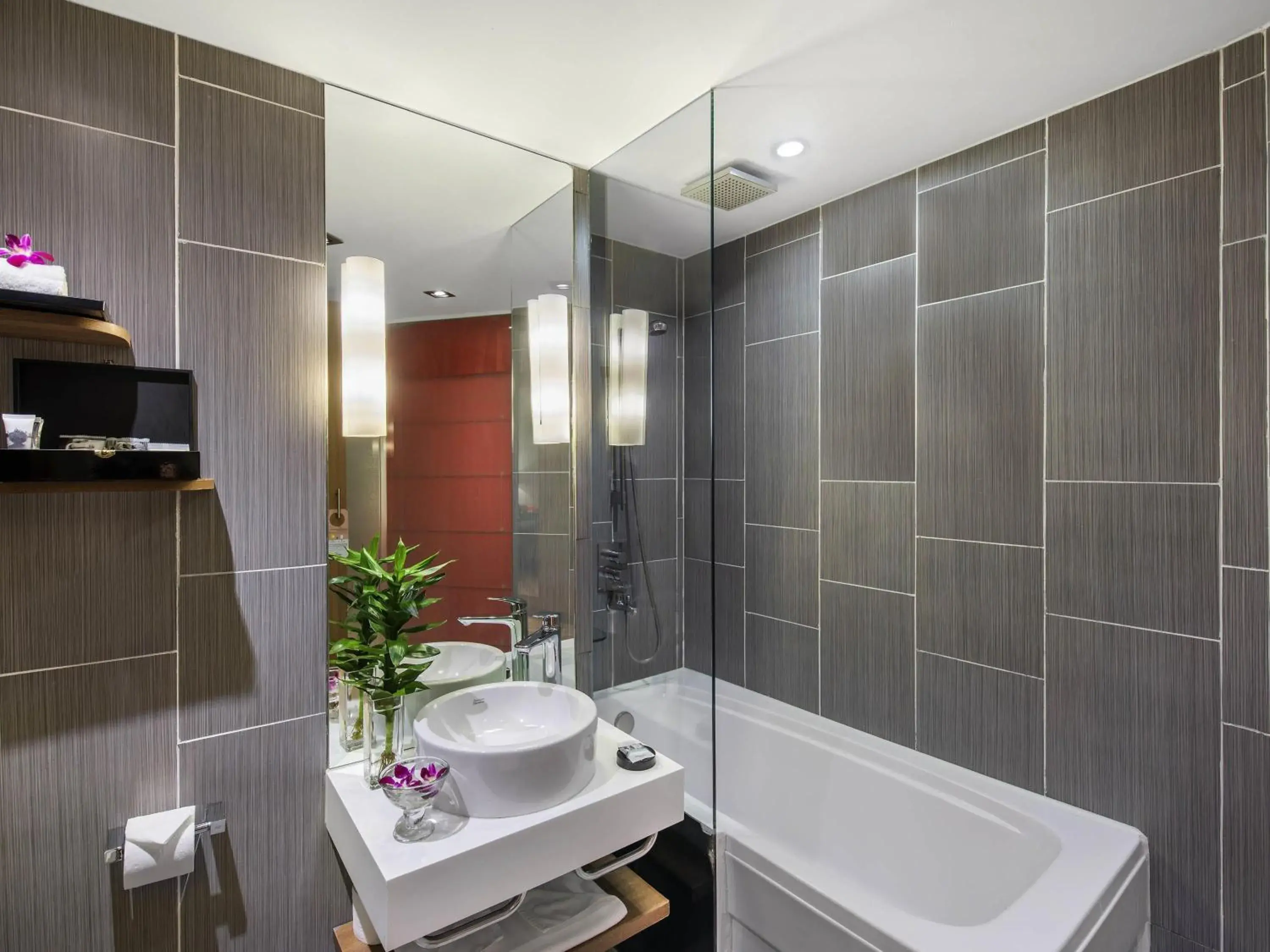 Bedroom in Mercure Hanoi La Gare Hotel Bedroom in Mercure Hanoi La Gare Hotel