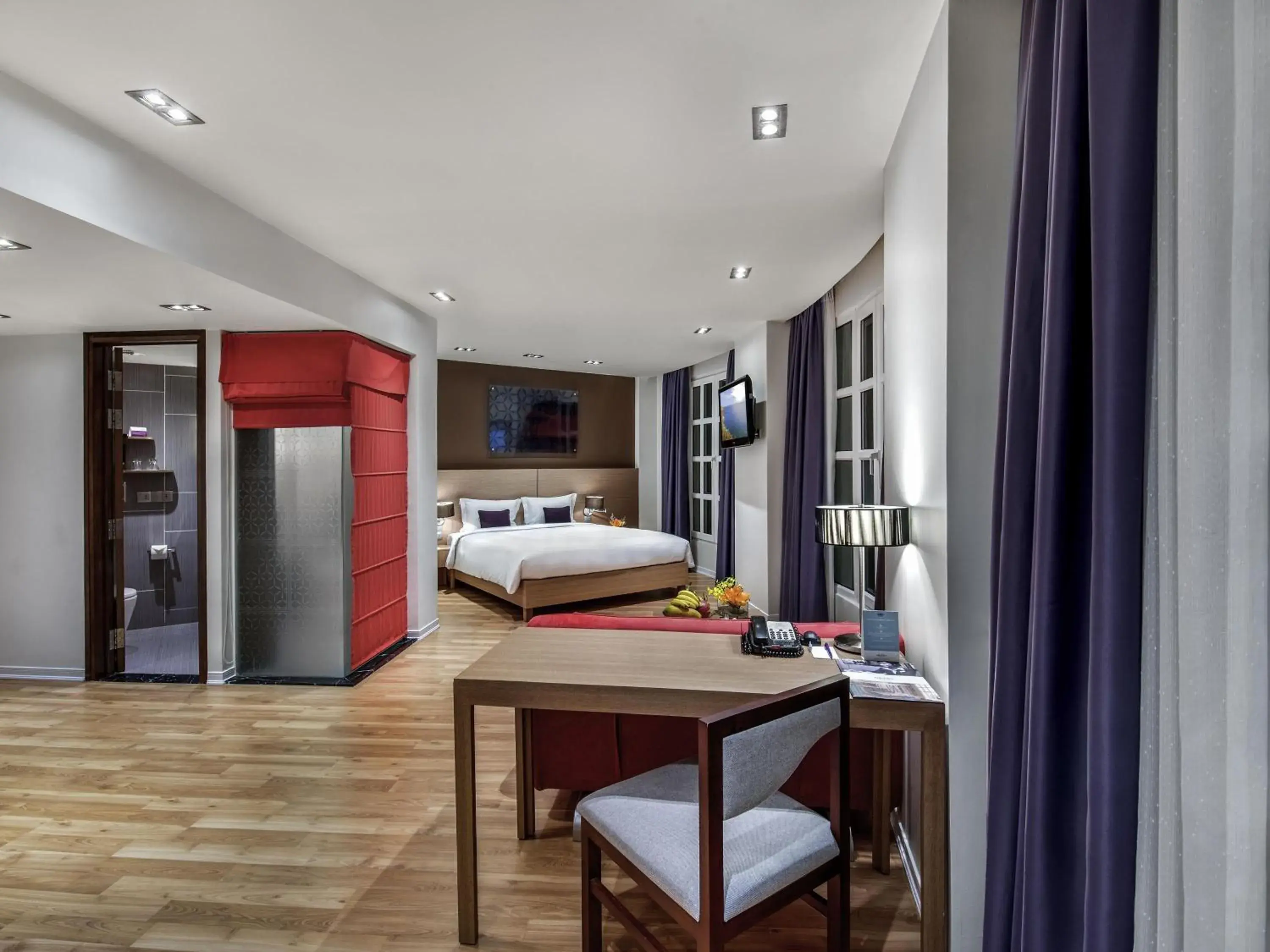 Bedroom, Bed in Mercure Hanoi La Gare Hotel Bedroom, Bed in Mercure Hanoi La Gare Hotel