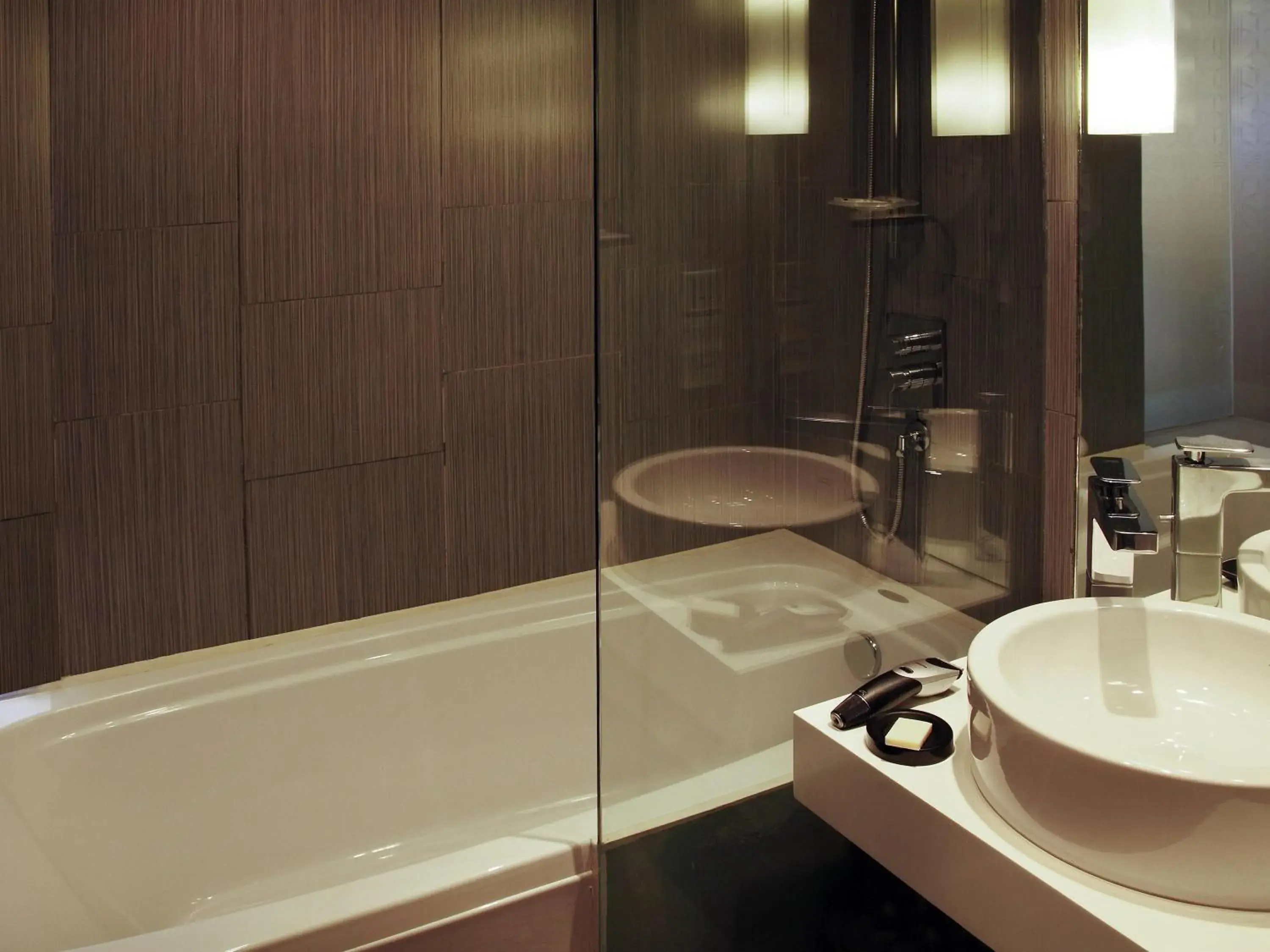 Bedroom in Mercure Hanoi La Gare Hotel Bedroom in Mercure Hanoi La Gare Hotel