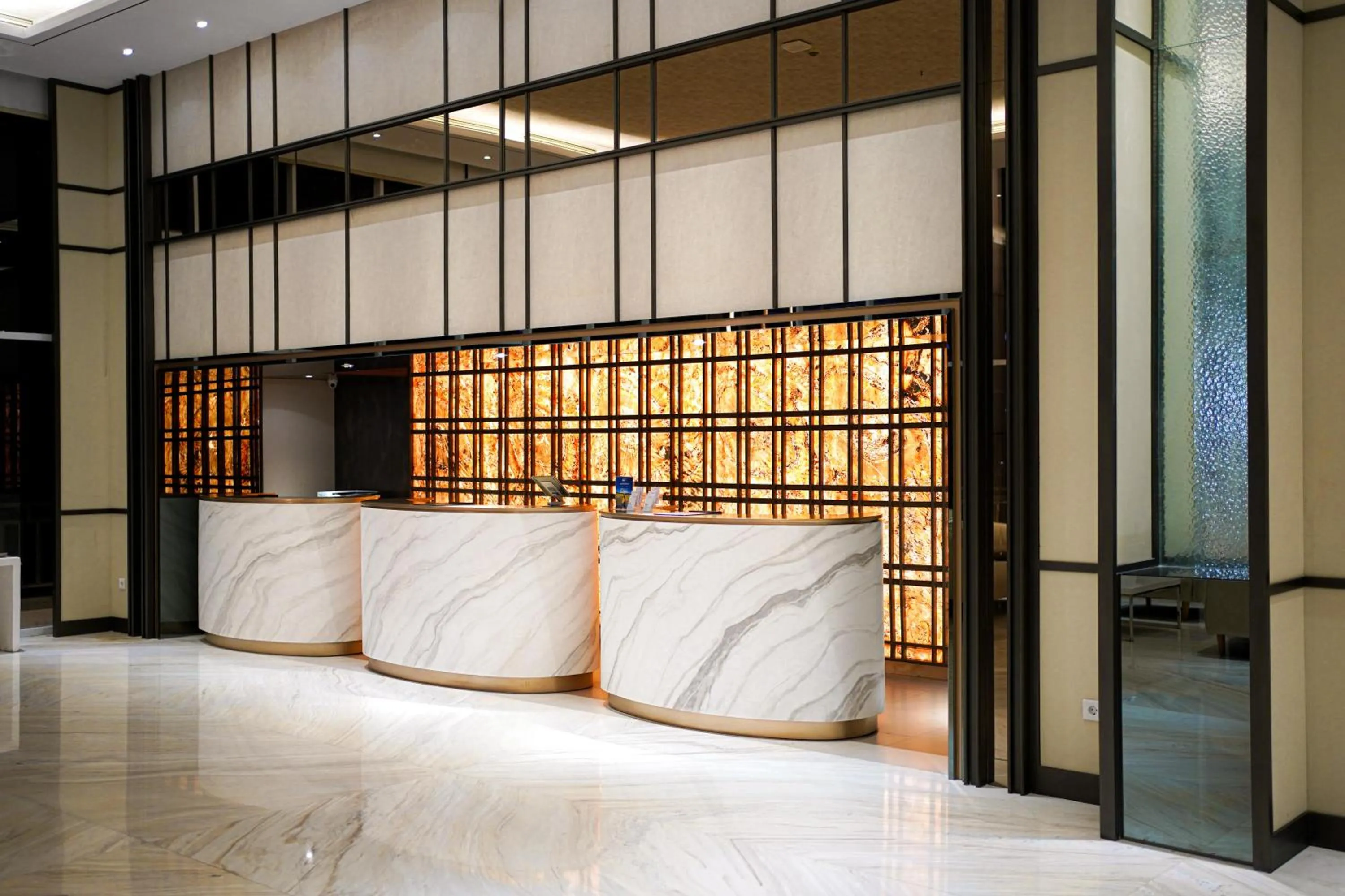 Lobby or reception in HARRIS Hotel Samarinda