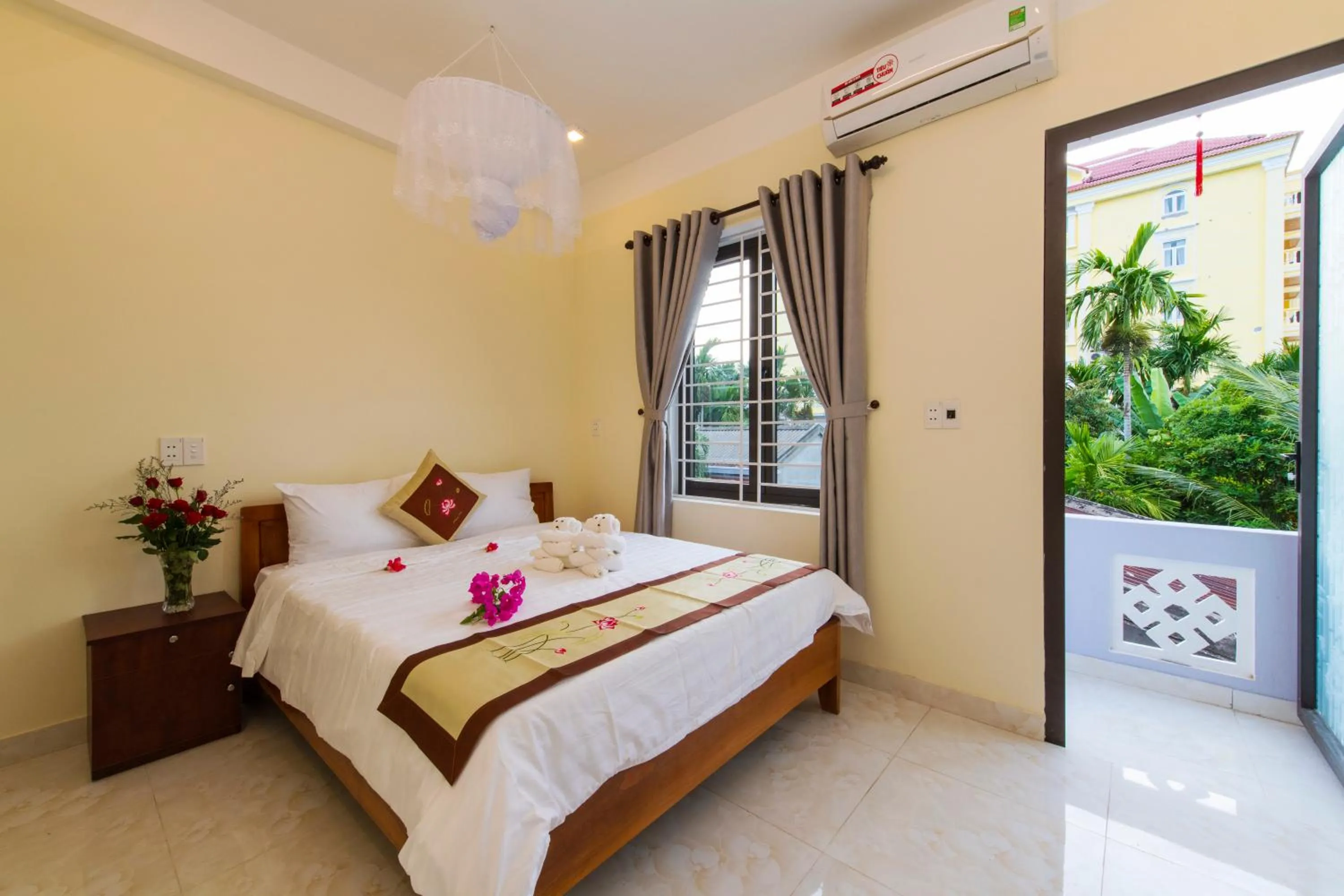 View (from property/room), Bed in Bougain Villeas Homestay