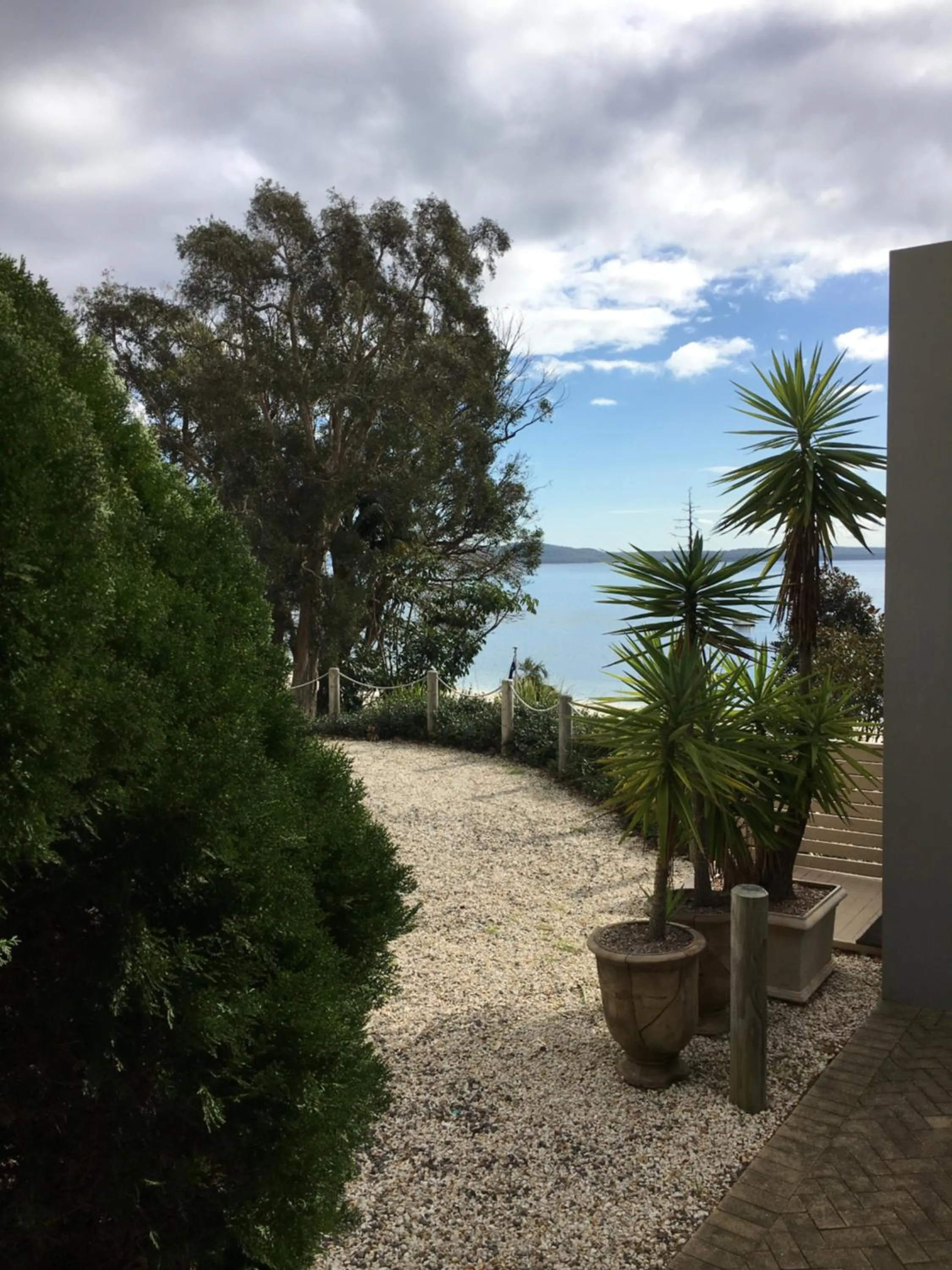 Dutchies Motel Nelson Bay & Dutchmans Beach Apartments