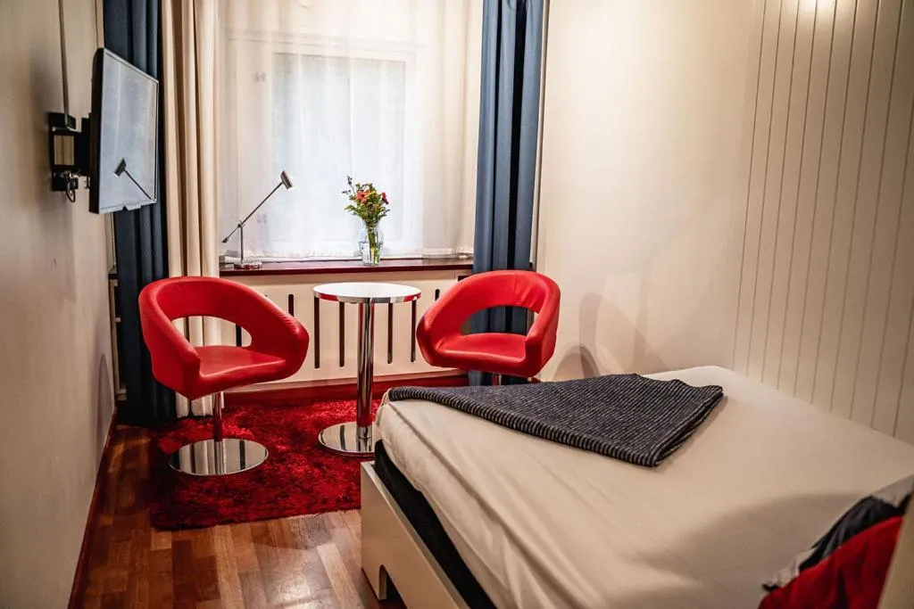 Seating area, Bed in Stenungsbaden Yacht Club