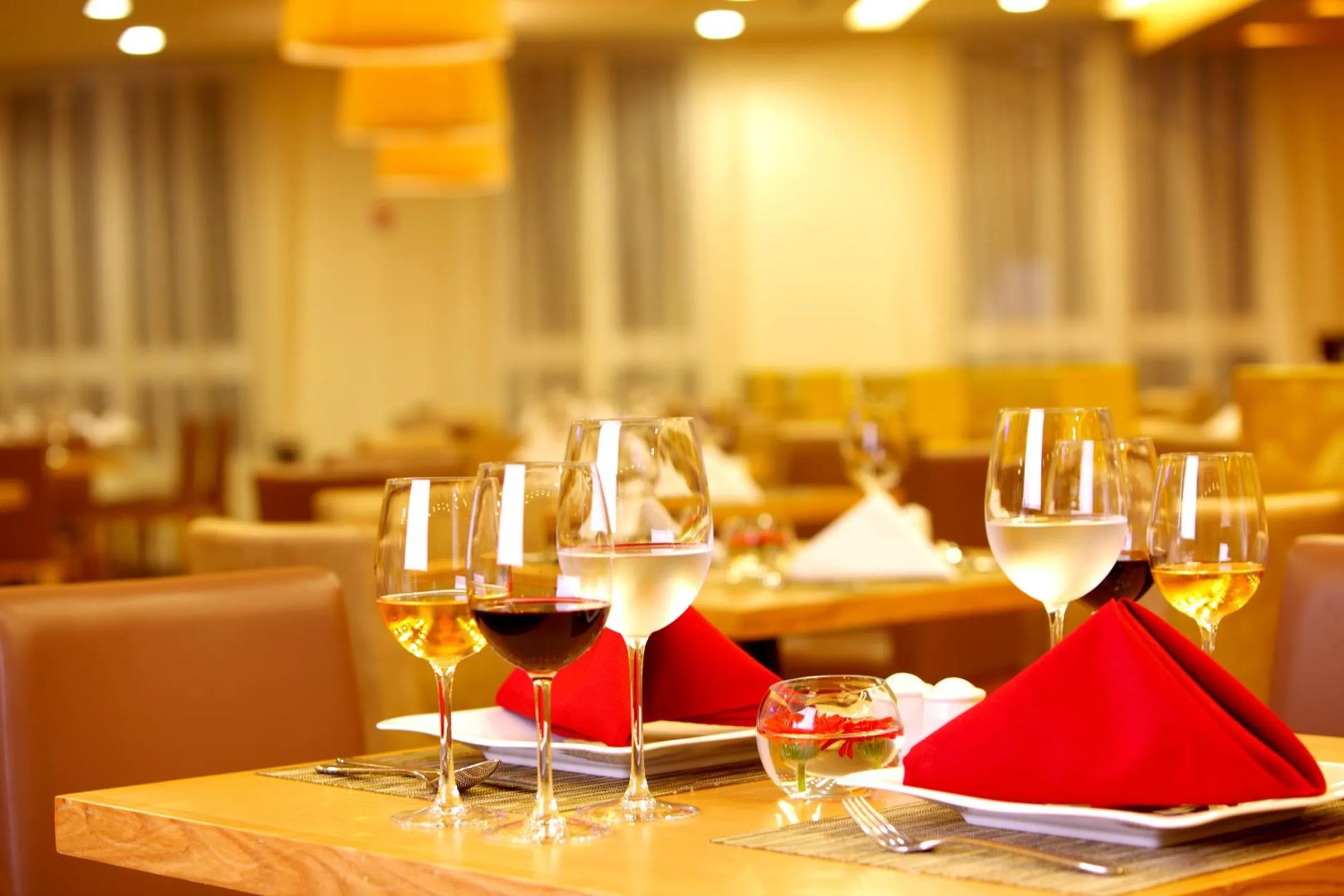 Restaurant/places to eat in Liberty Central Saigon Centre Hotel