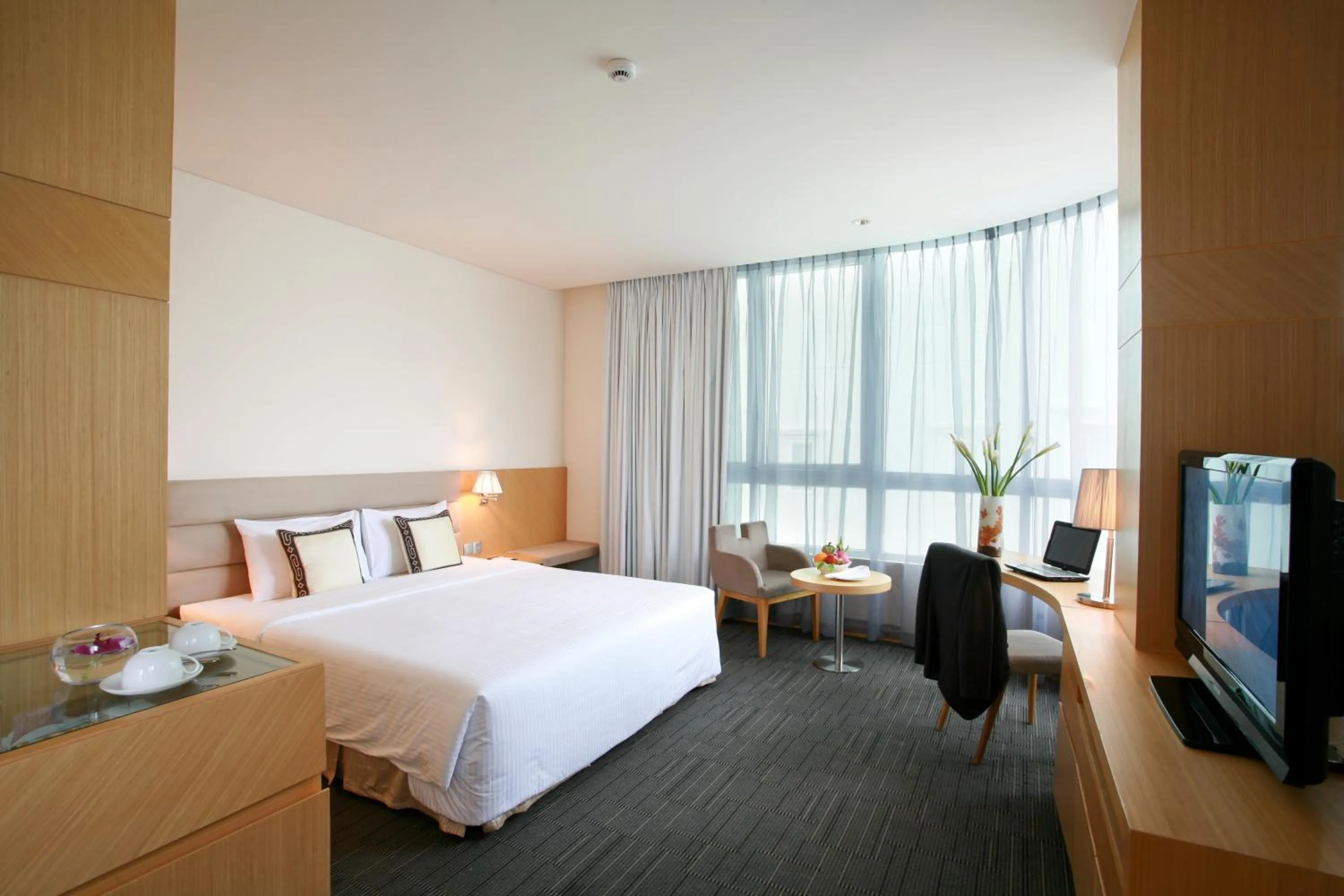 Photo of the whole room, Bed in Liberty Central Saigon Centre Hotel