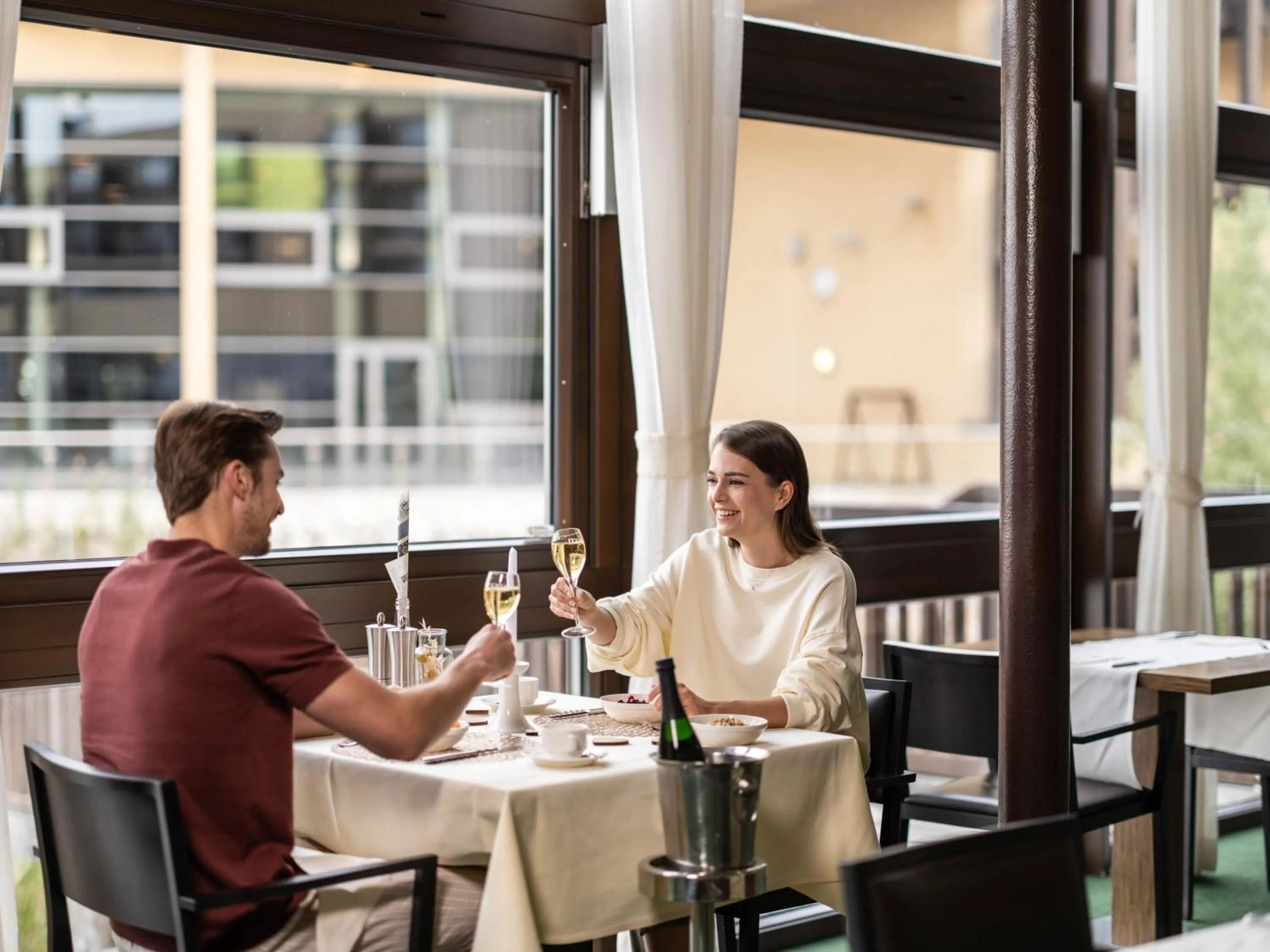 Restaurant/places to eat in St. Martins Therme & Lodge