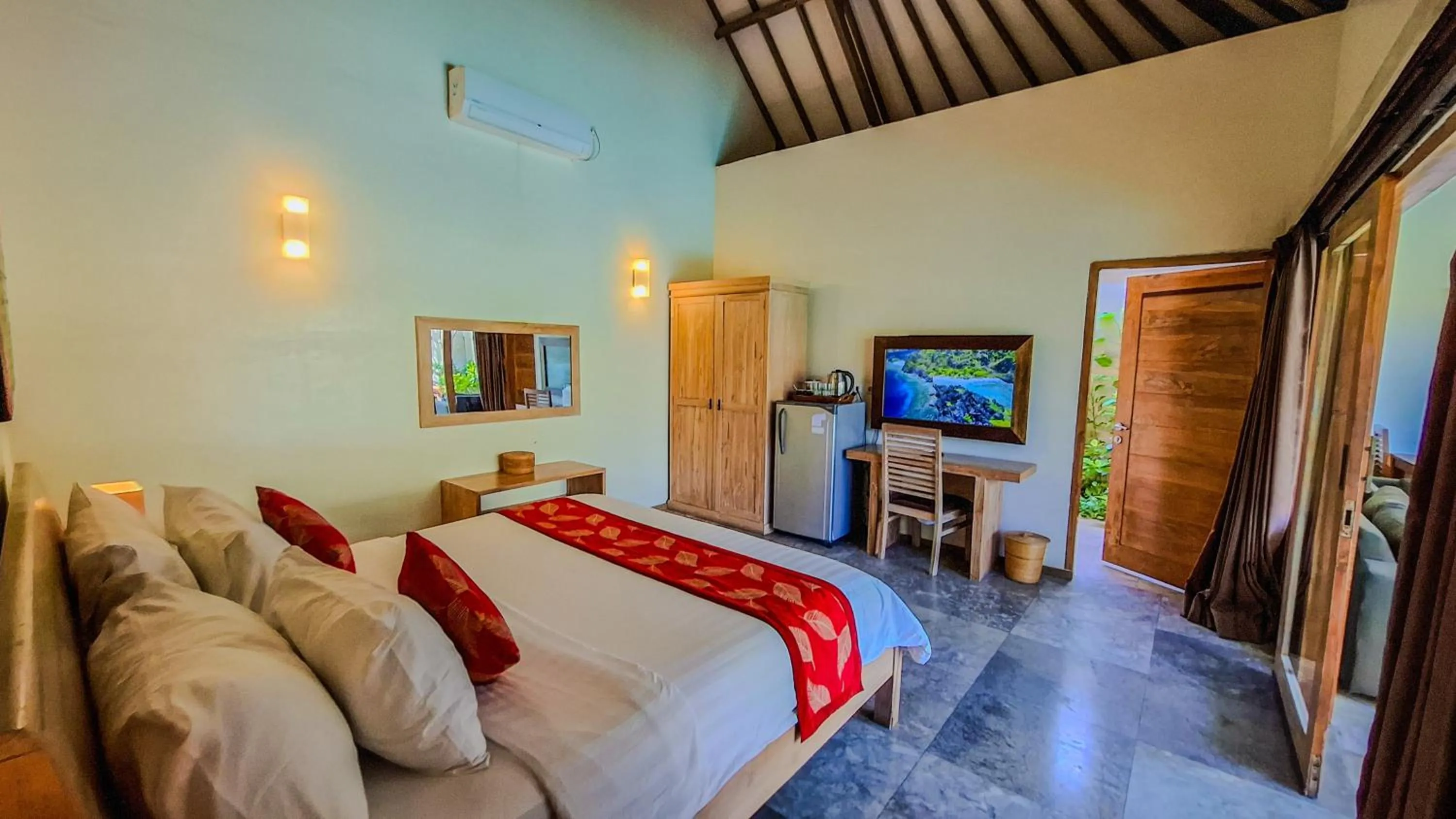 Villa with Private Pool in Senang Private Villa