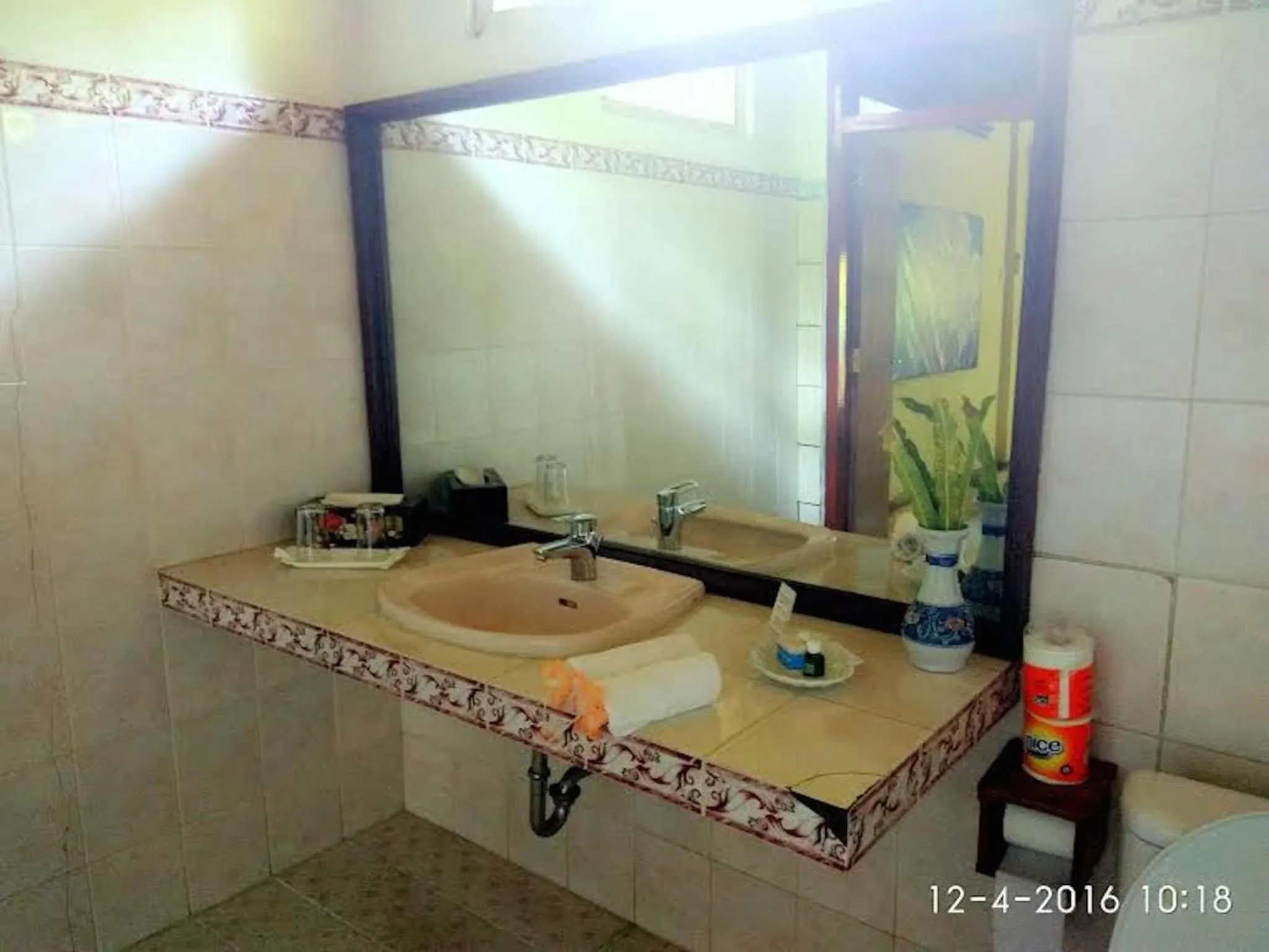 Shower in Sea World Club Beach Resort & Dive Center, RESORT THAT SUPPORTS THE POOR