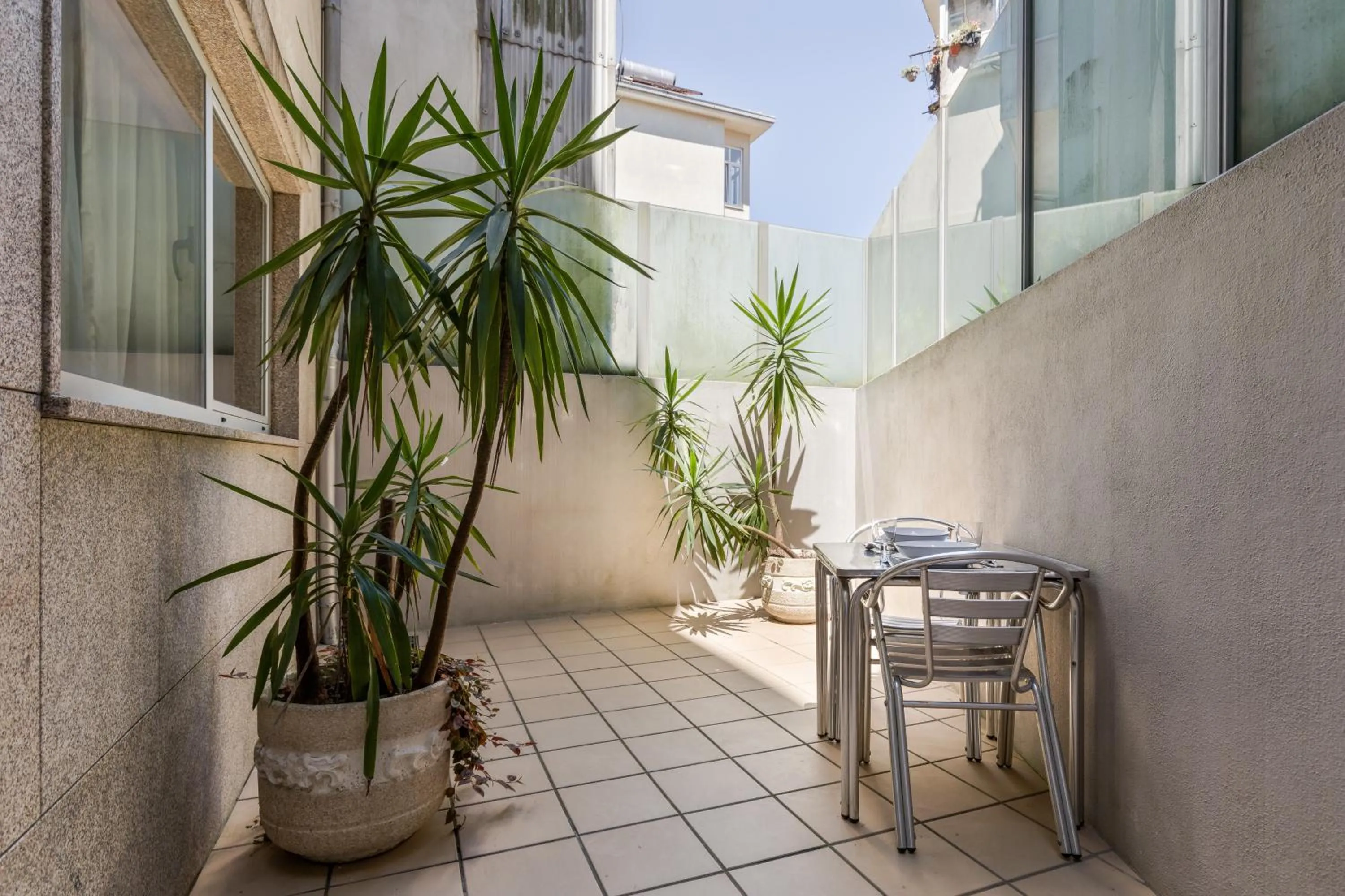 Patio in BRA.com Apartments Oporto Bonfim