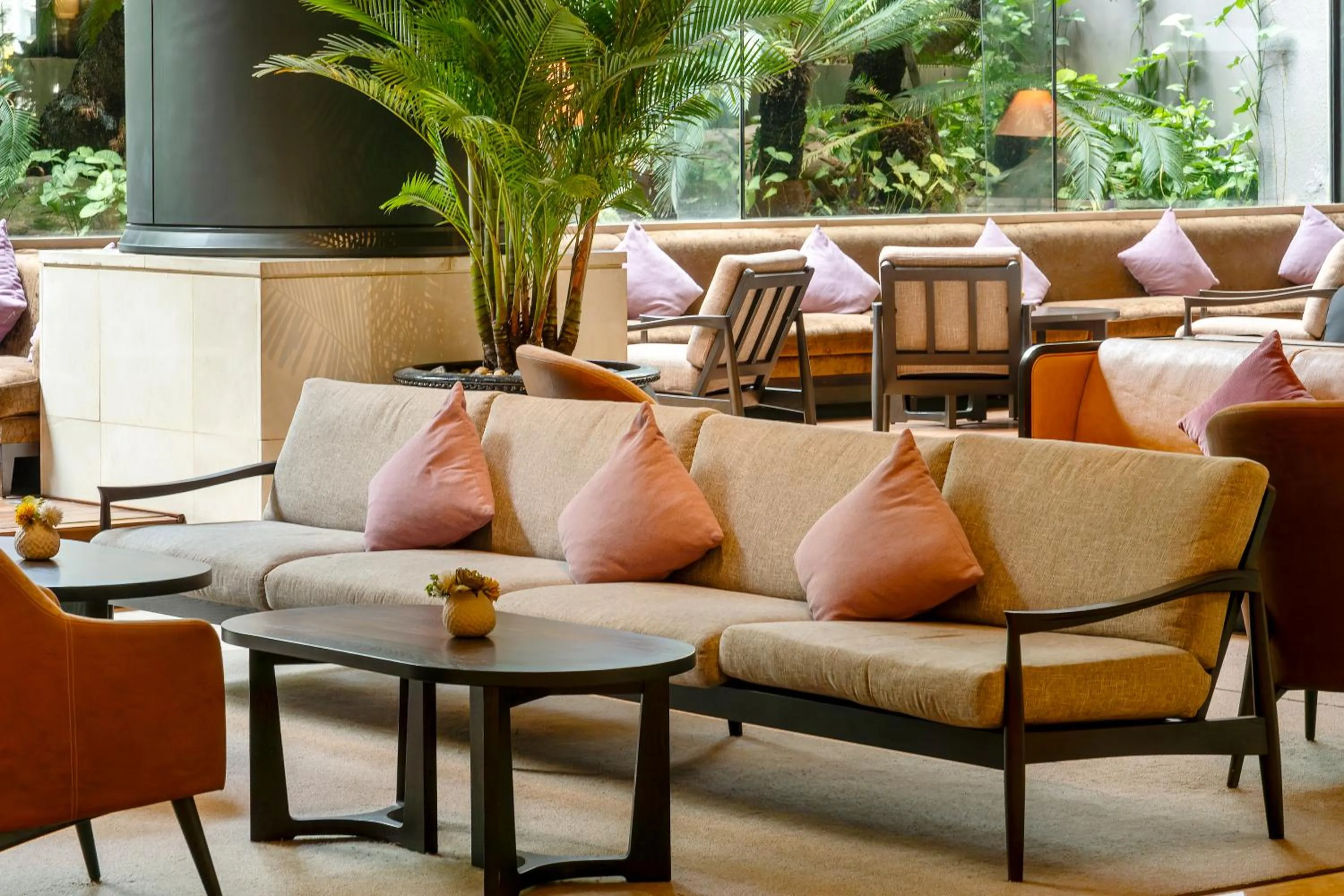 Lobby or reception in Hôtel du Parc Hanoï