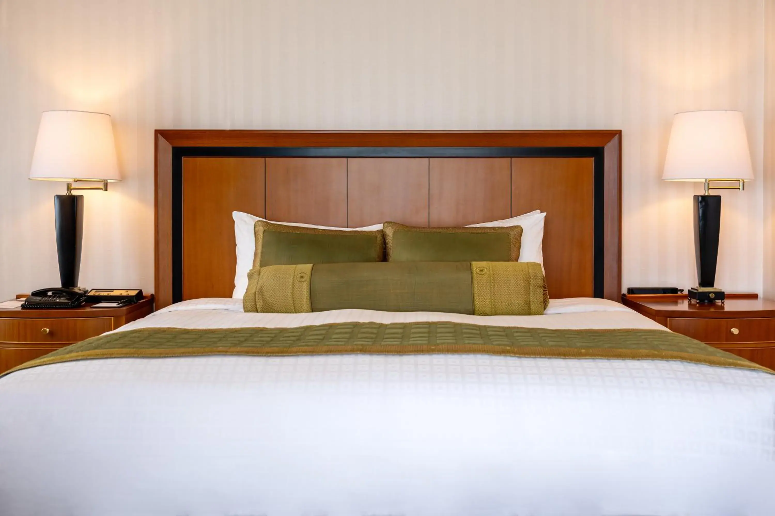 Park view Executive King Smoking - single occupancy in Hôtel du Parc Hanoï Park view Executive King Smoking - single occupancy in Hôtel du Parc Hanoï