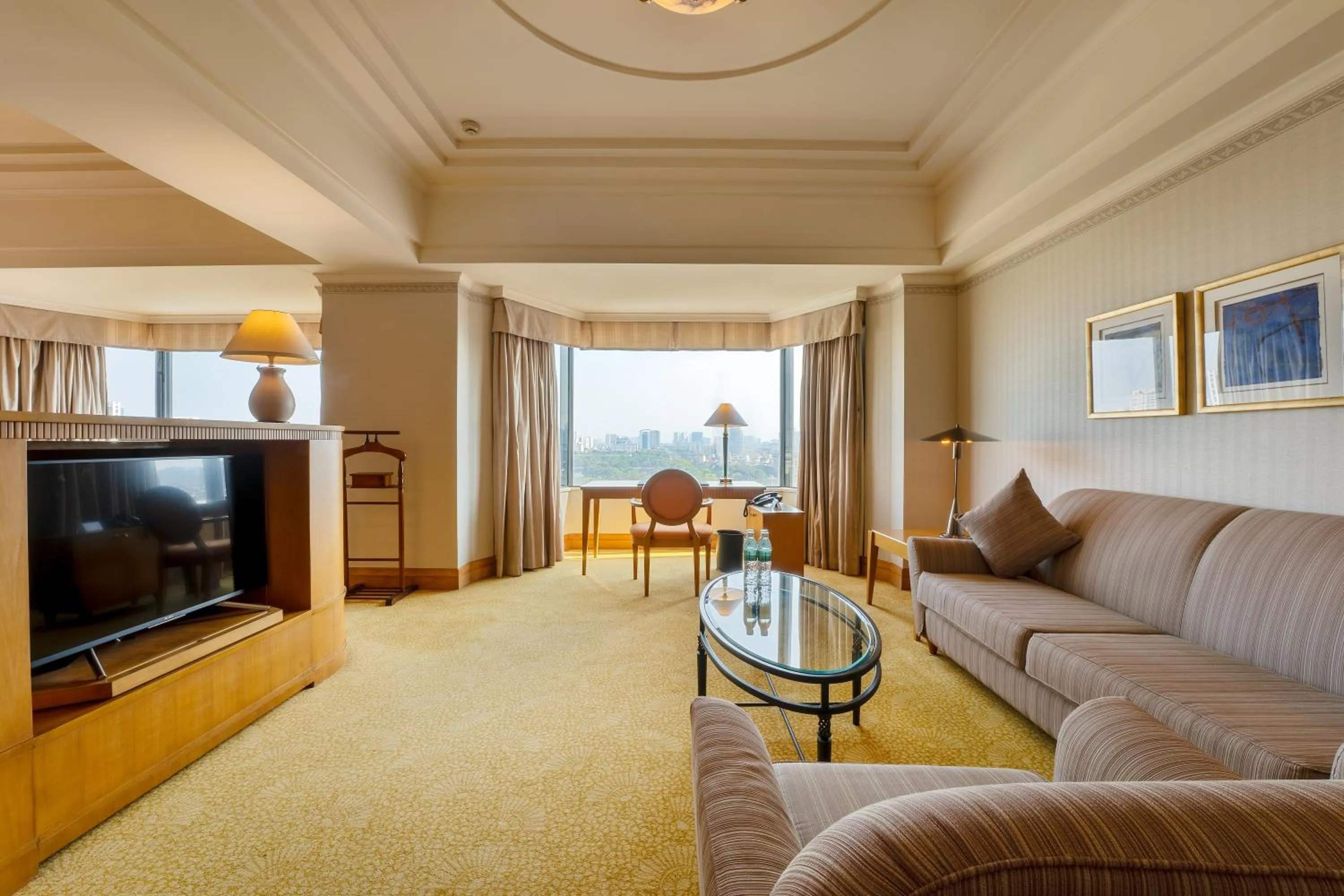 TV and multimedia in Hôtel du Parc Hanoï