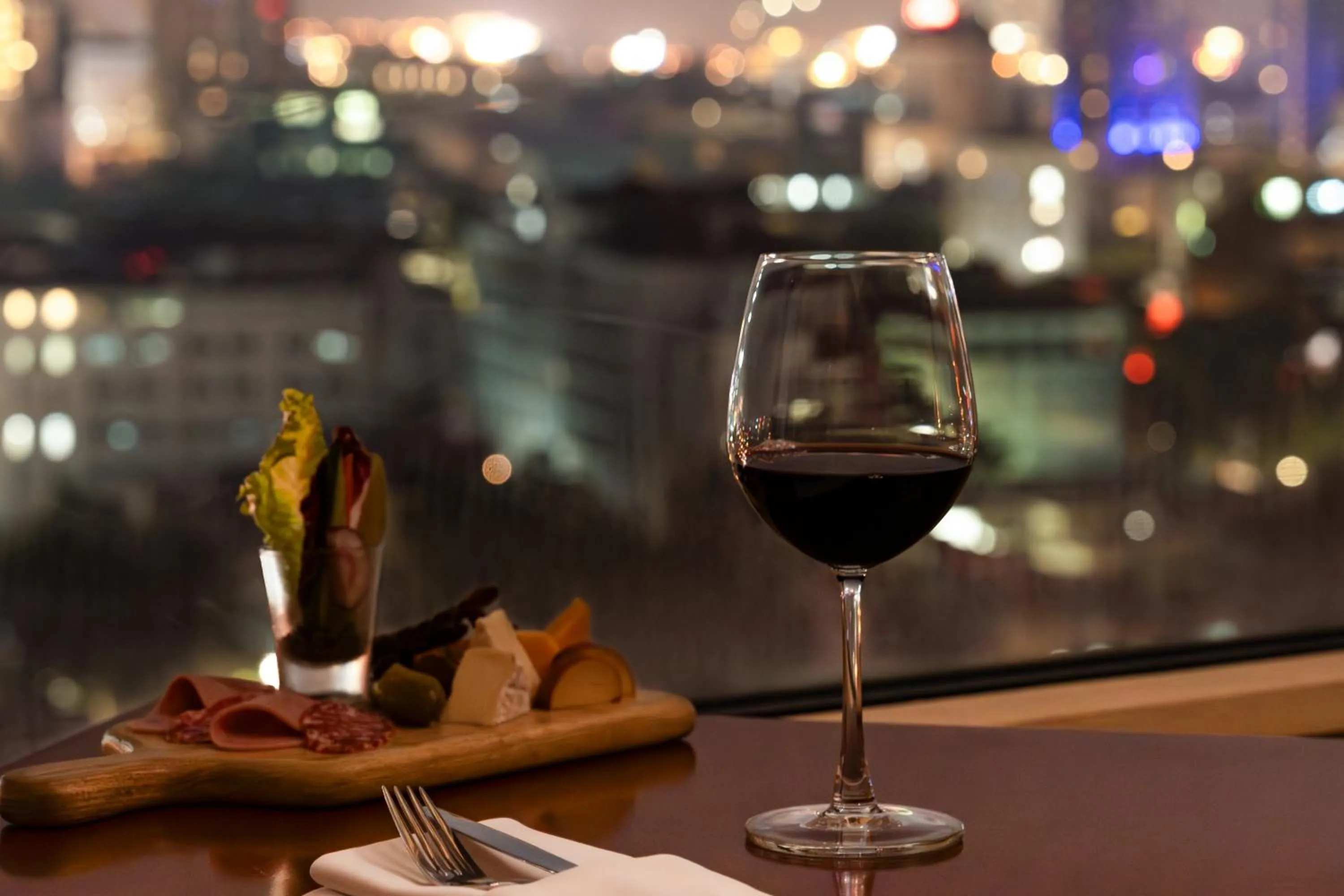 Night in Hôtel du Parc Hanoï