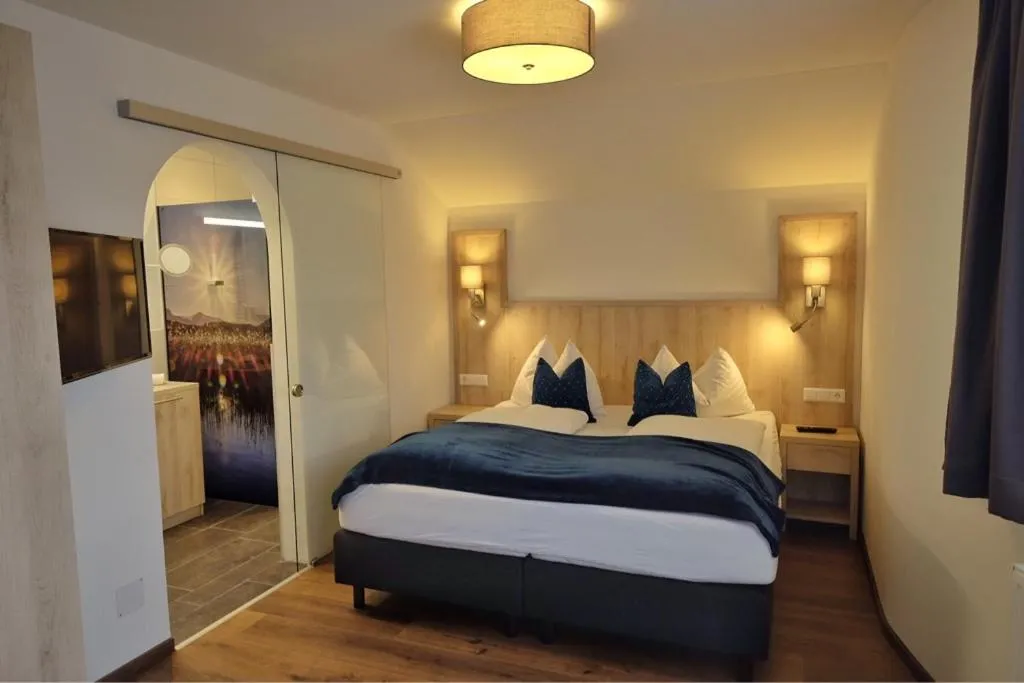 Bed in Haus Karnia Appartements & Zimmer