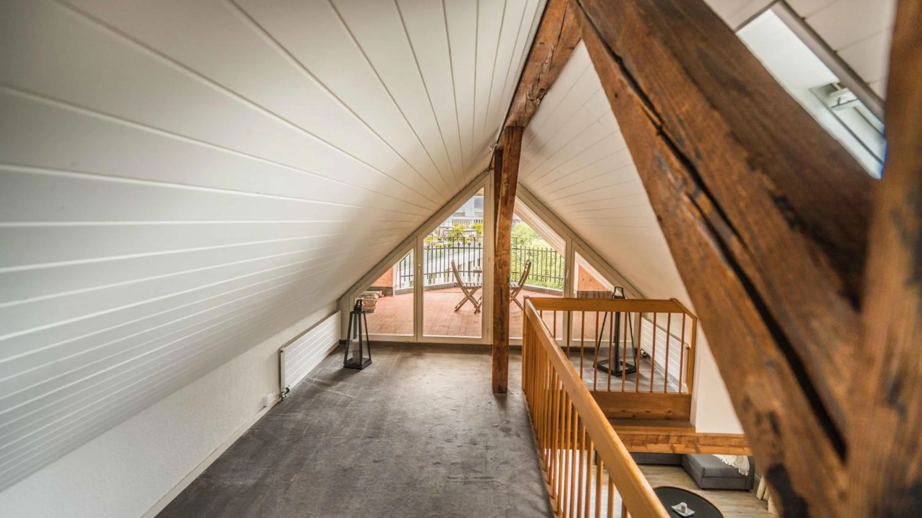 Balcony/Terrace in Löwenplatz Apartment near Station by Airhome