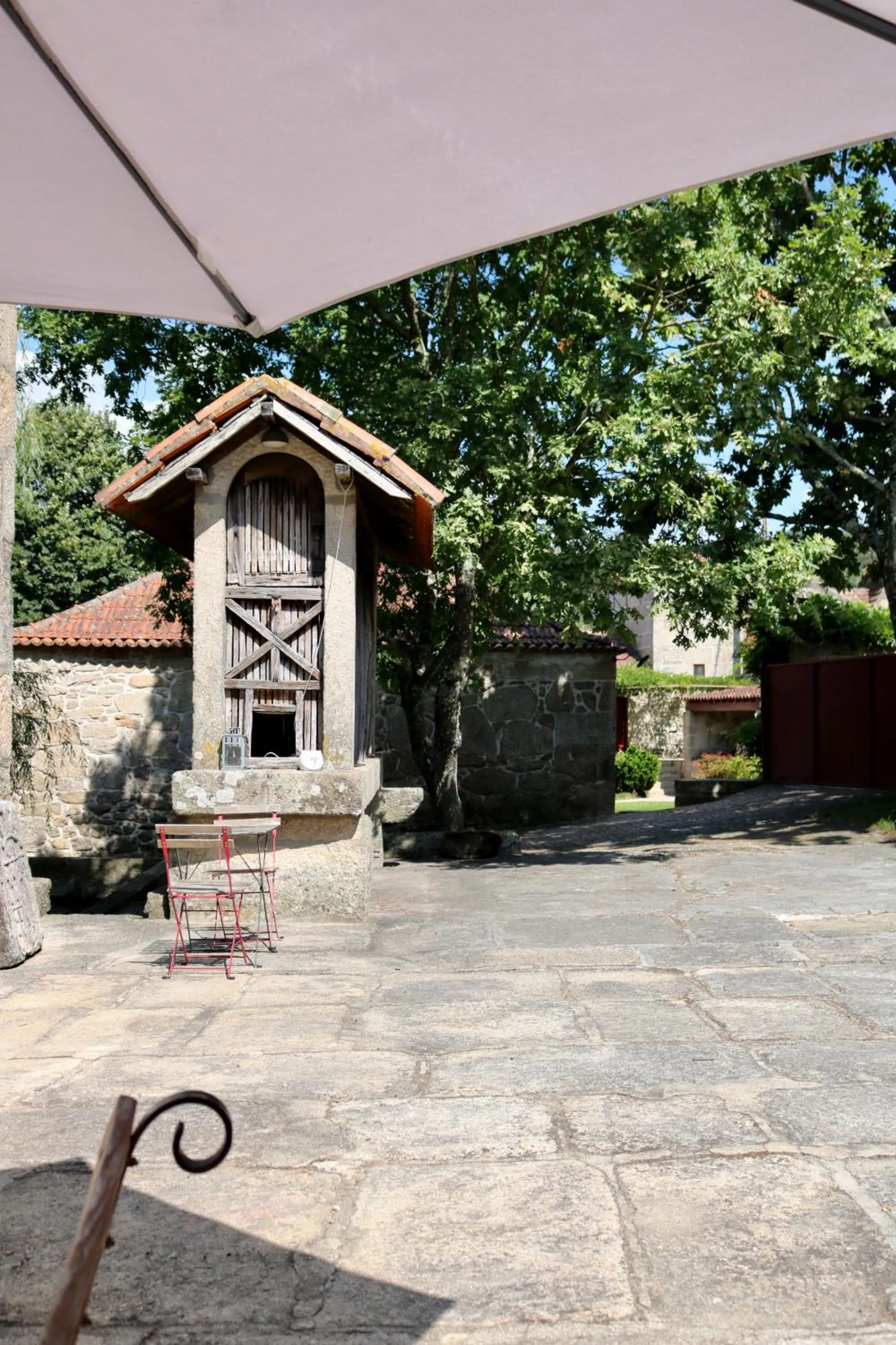 Property building in Casa da Eira